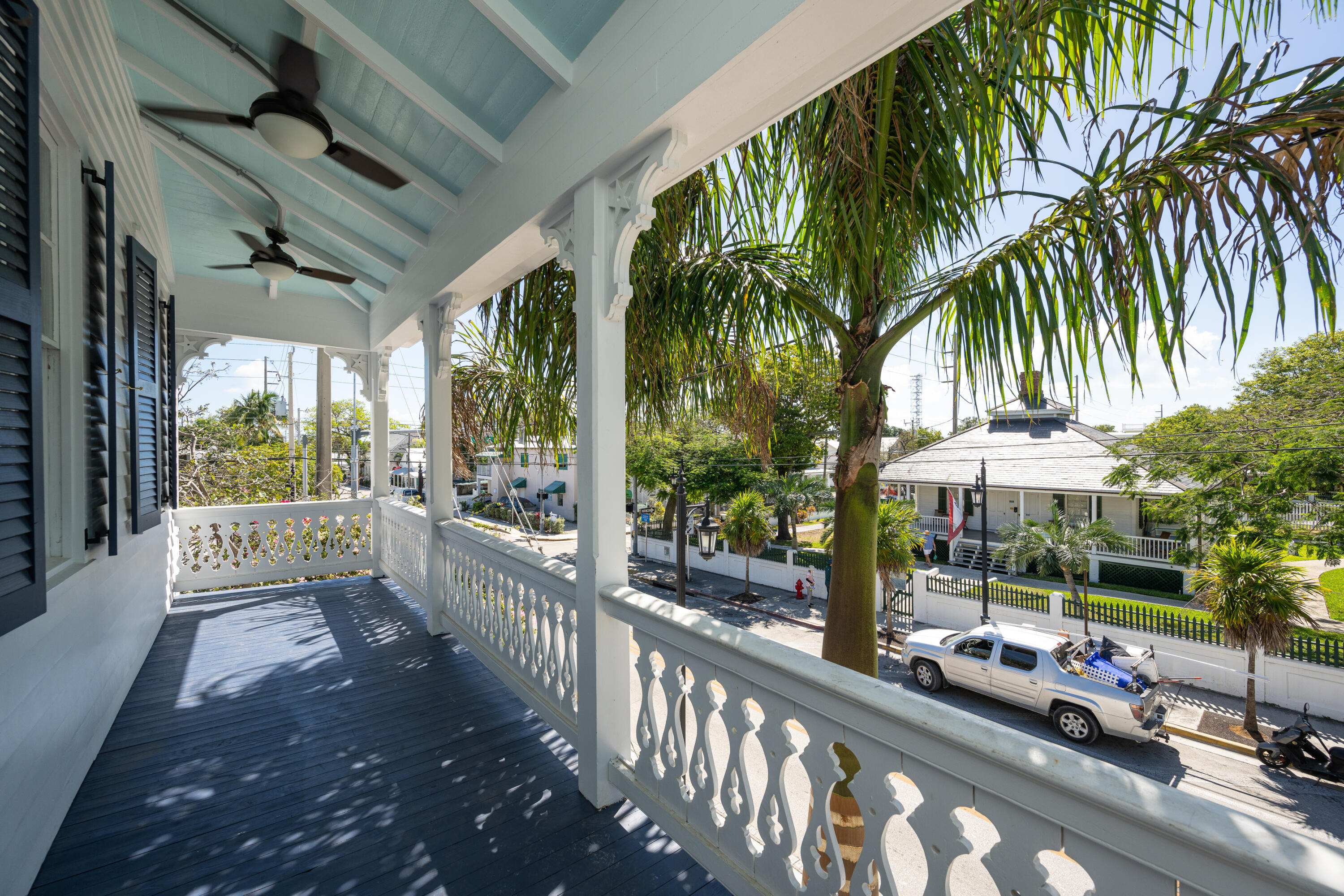 925 Whitehead Street