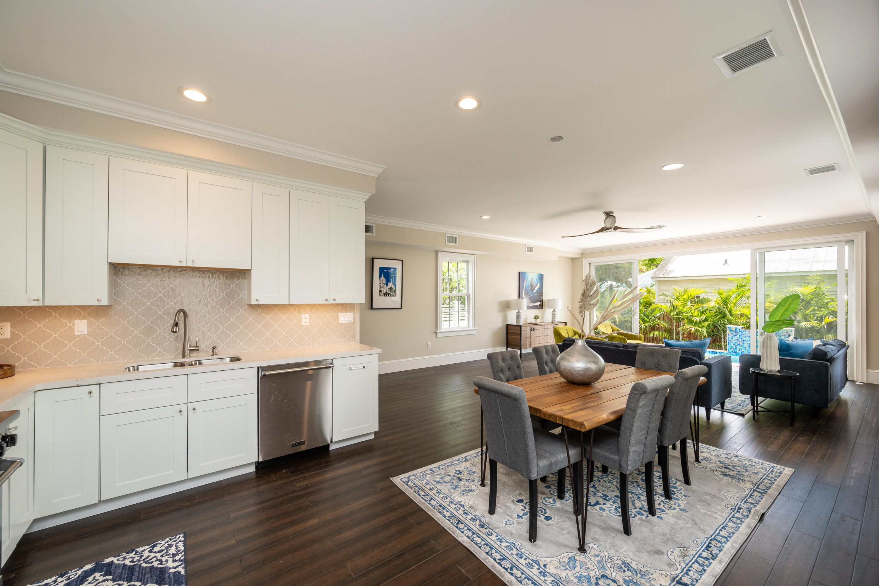 925 Whitehead Street