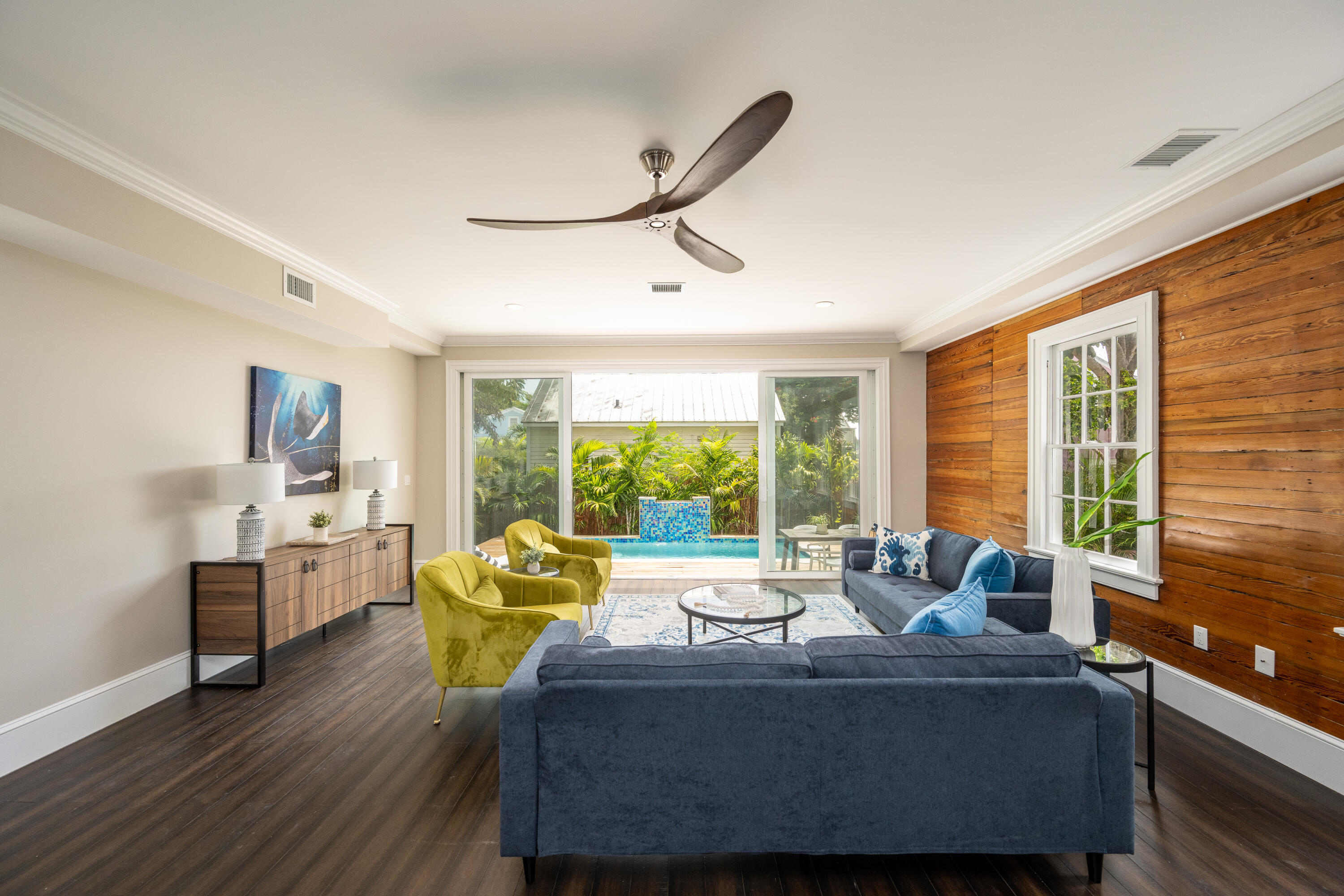 925 Whitehead Street