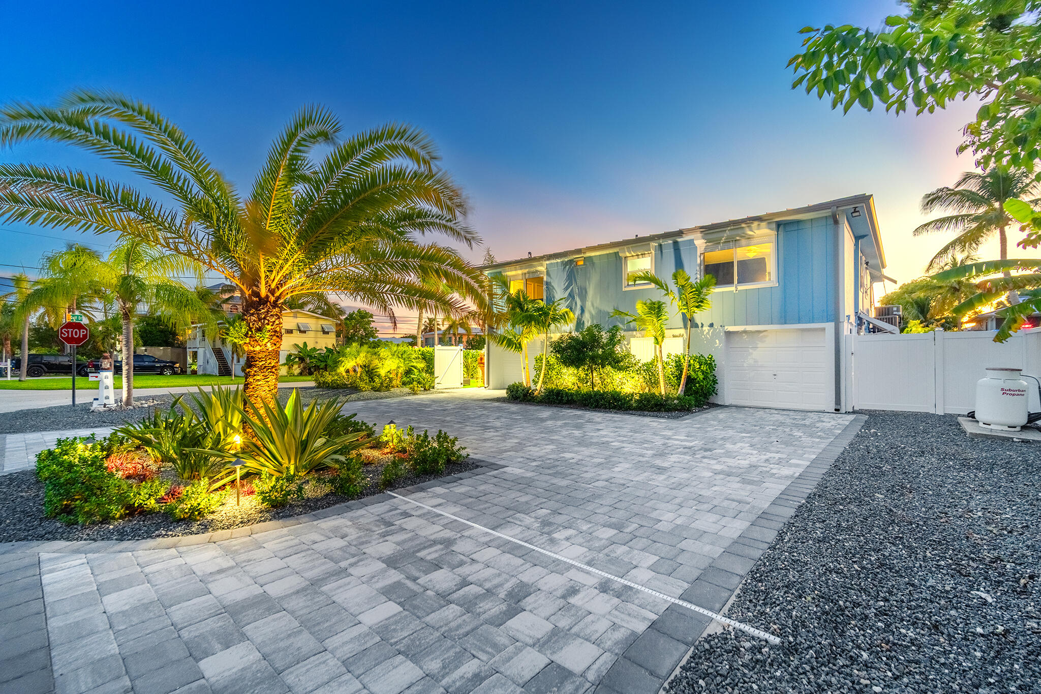 876 Gulf Drive