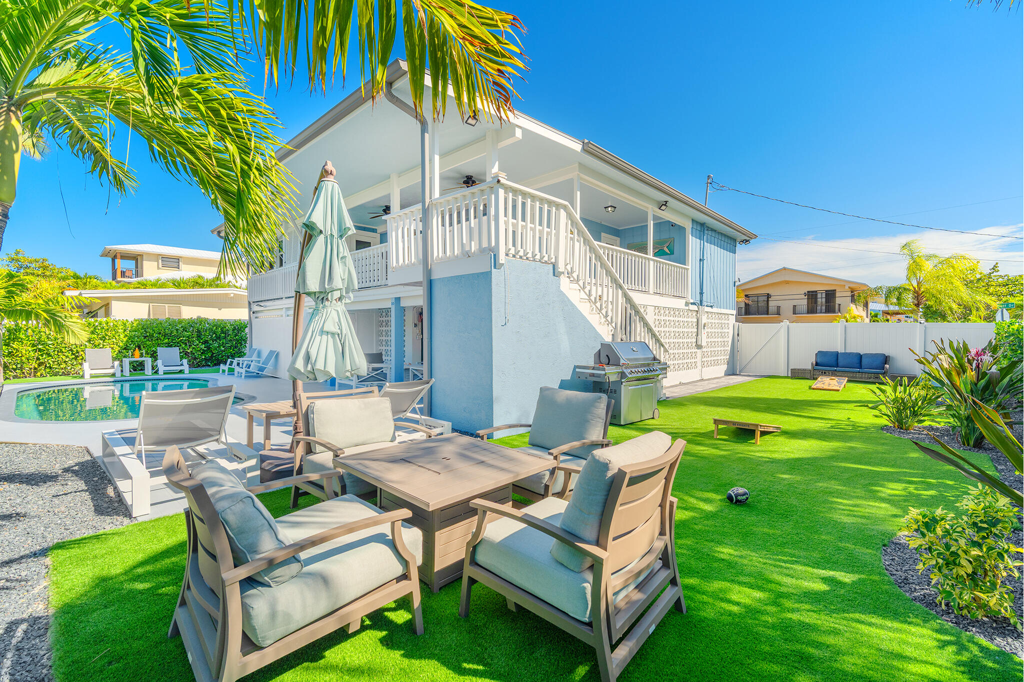 876 Gulf Drive