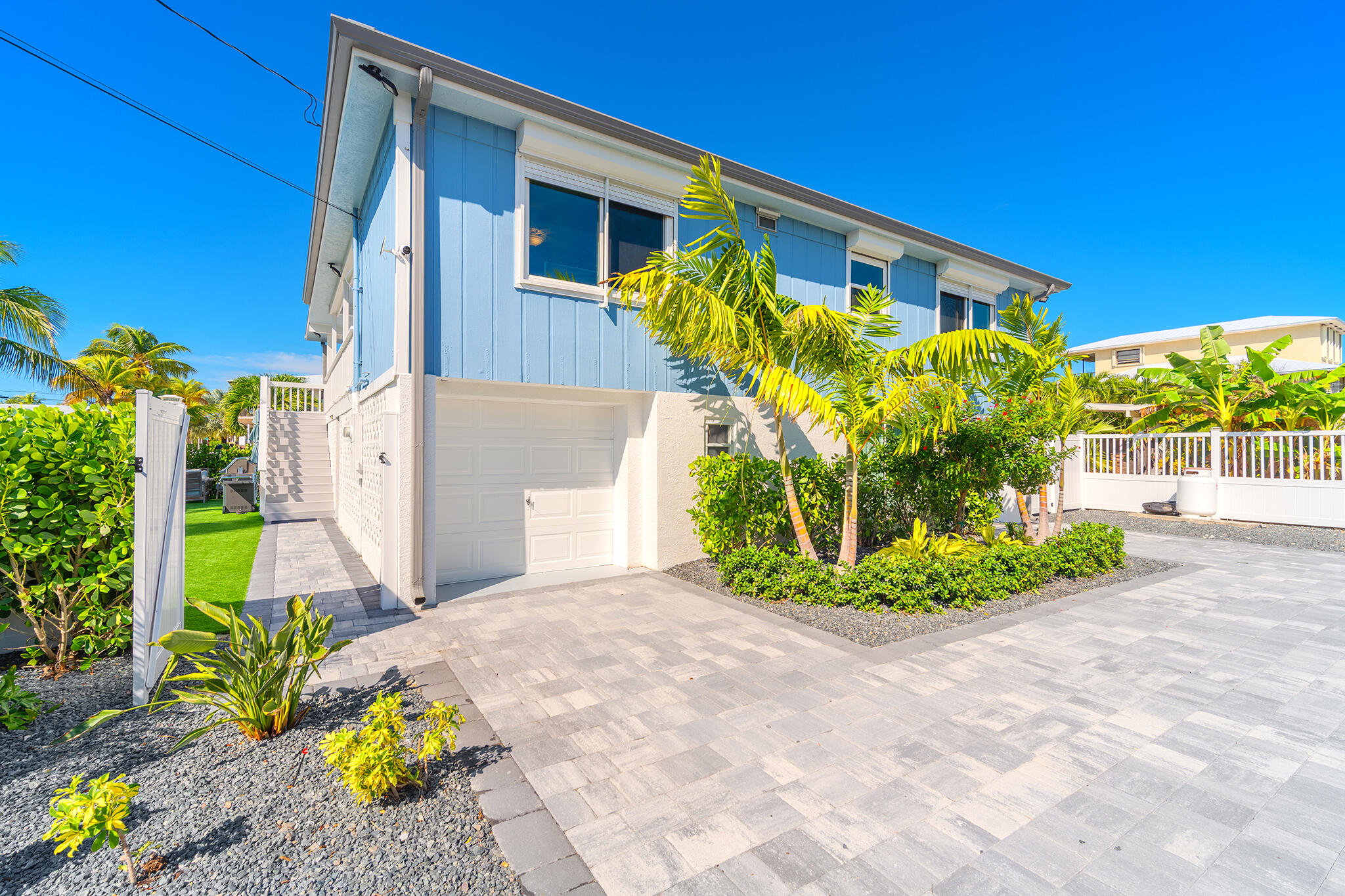 876 Gulf Drive