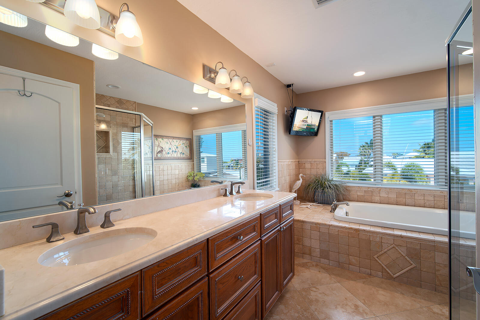 414 E Caribbean Drive