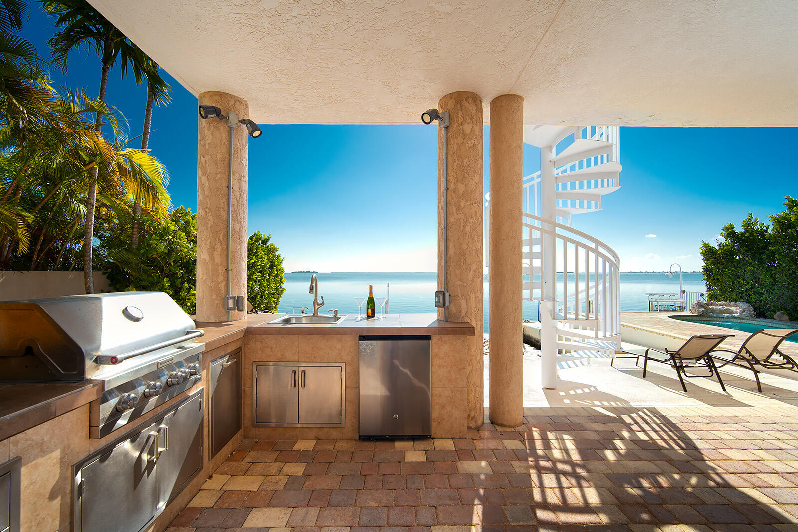 414 E Caribbean Drive