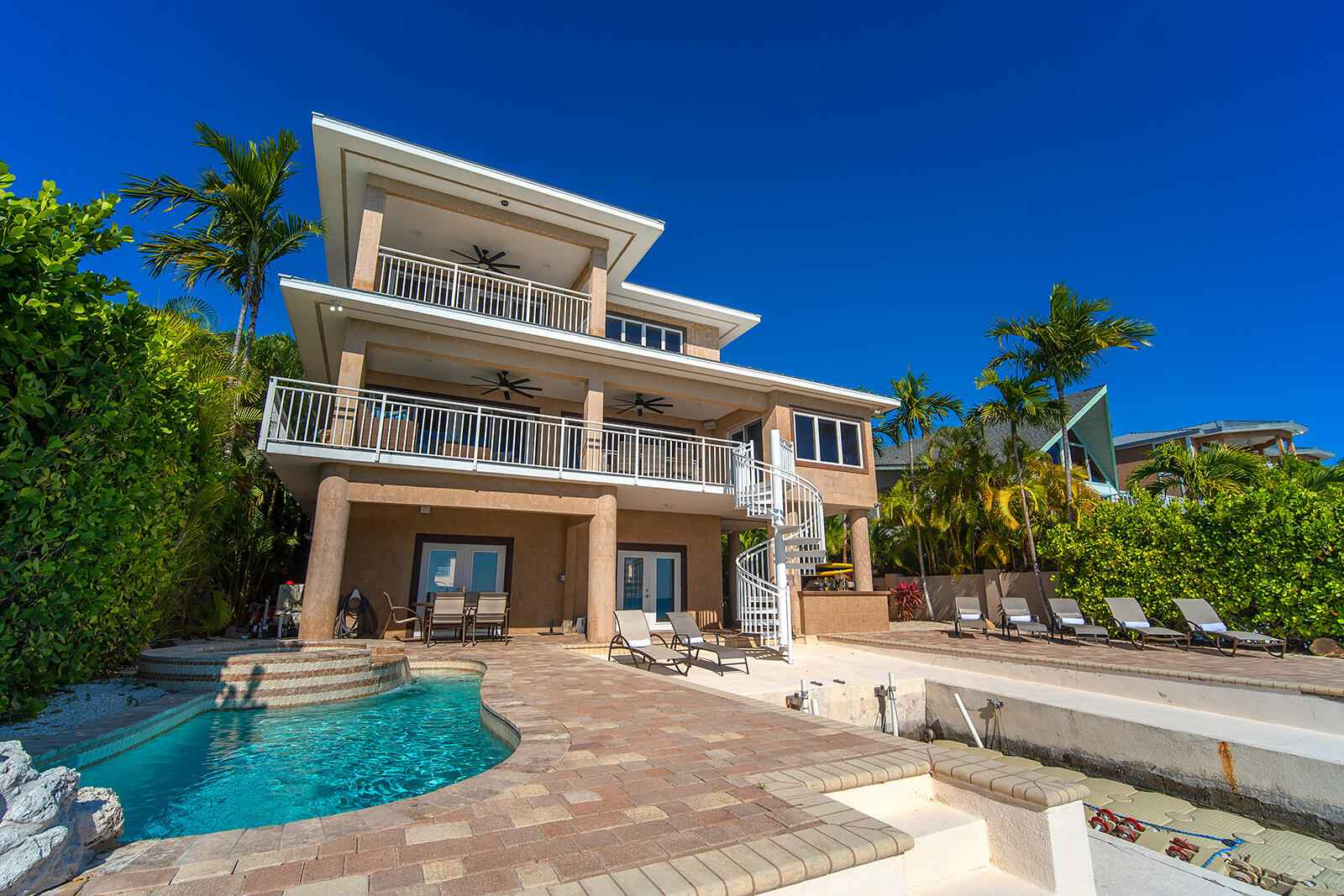 414 E Caribbean Drive