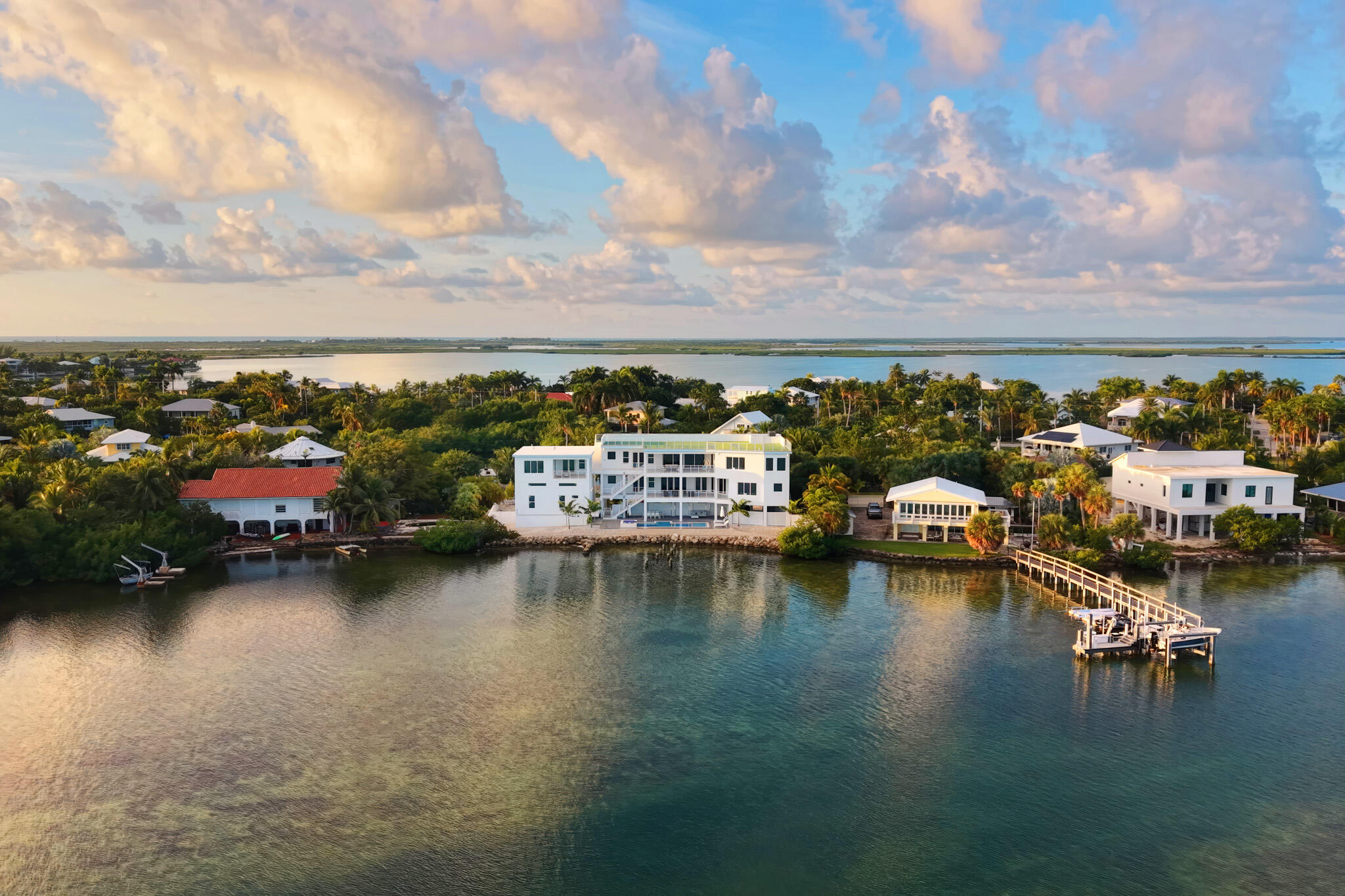 1041 E Buttonwood Drive