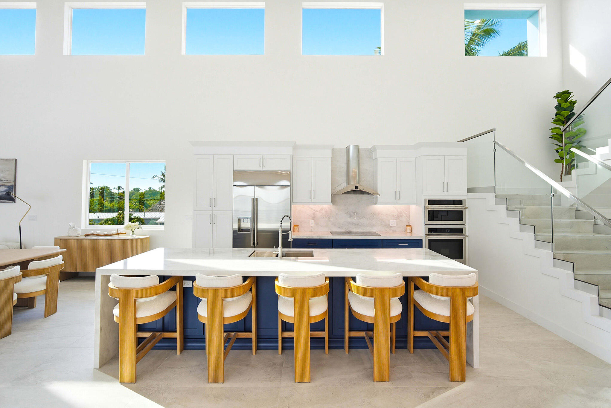 1041 E Buttonwood Drive