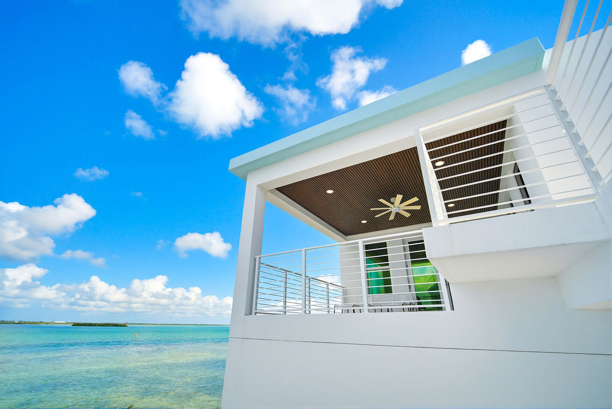 1041 E Buttonwood Drive