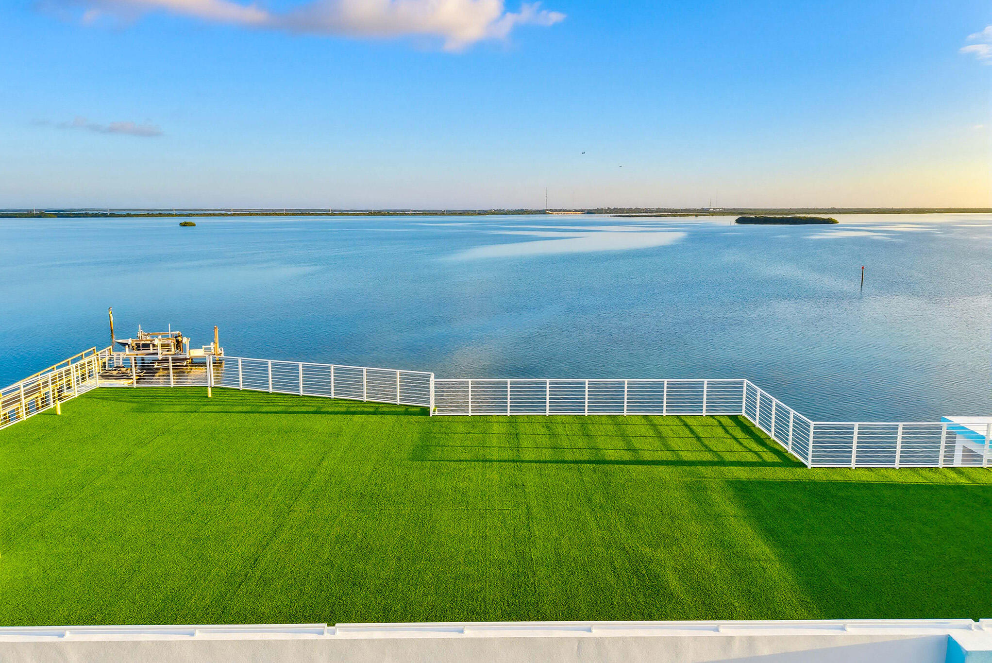 1041 E Buttonwood Drive