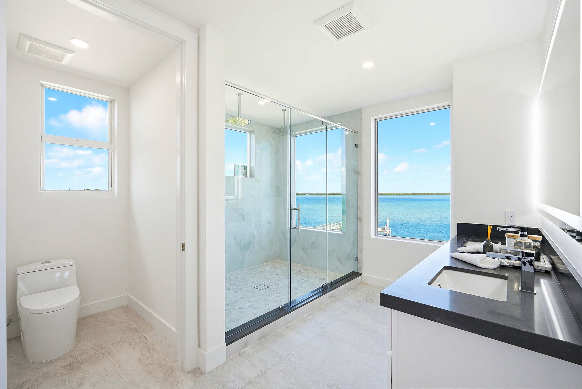 1041 E Buttonwood Drive