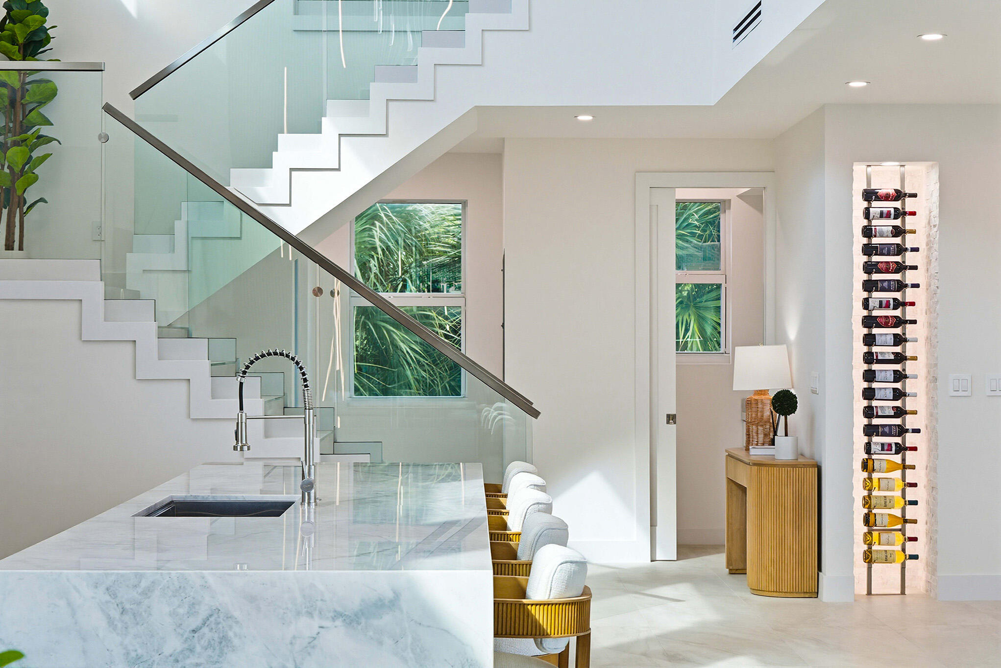 1041 E Buttonwood Drive