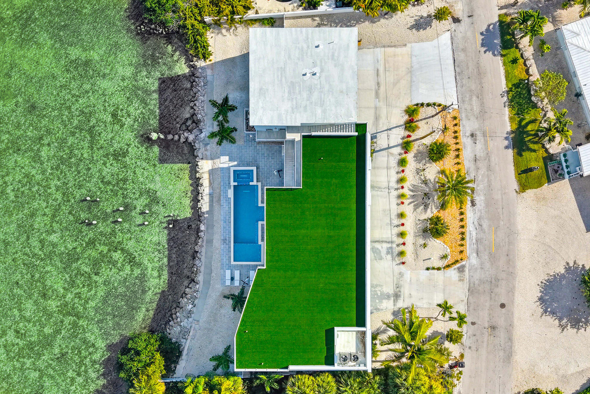 1041 E Buttonwood Drive