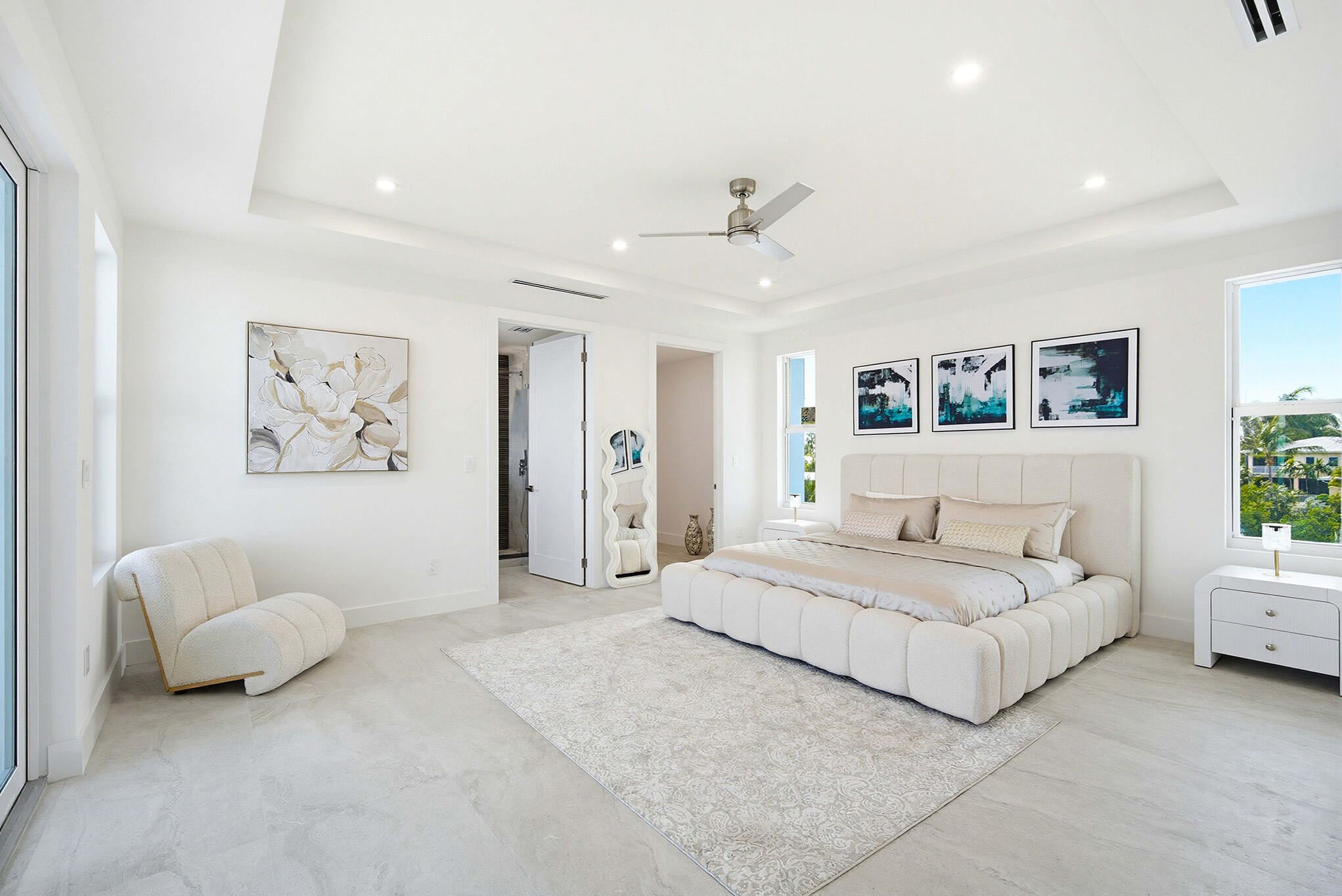 1041 E Buttonwood Drive