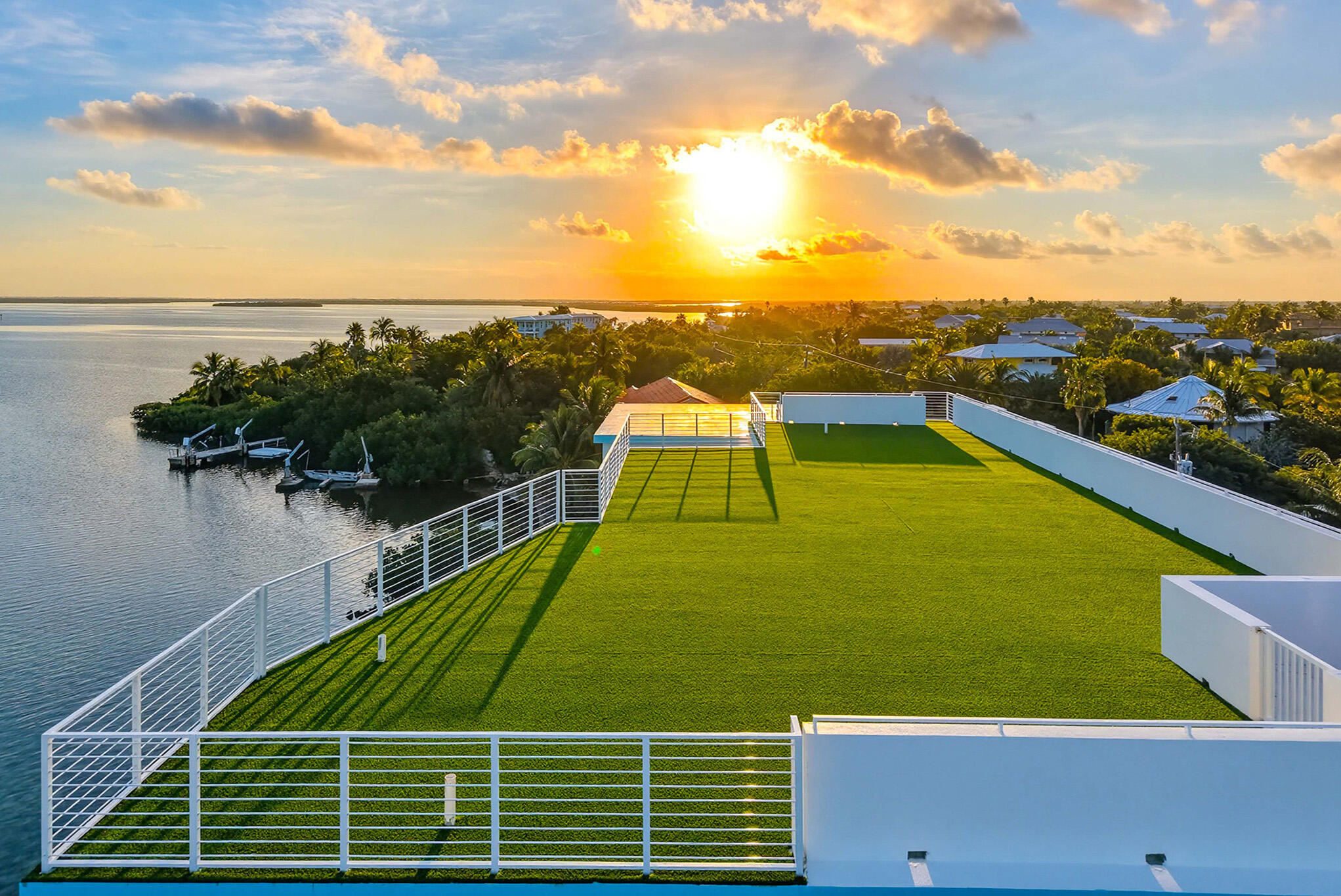 1041 E Buttonwood Drive