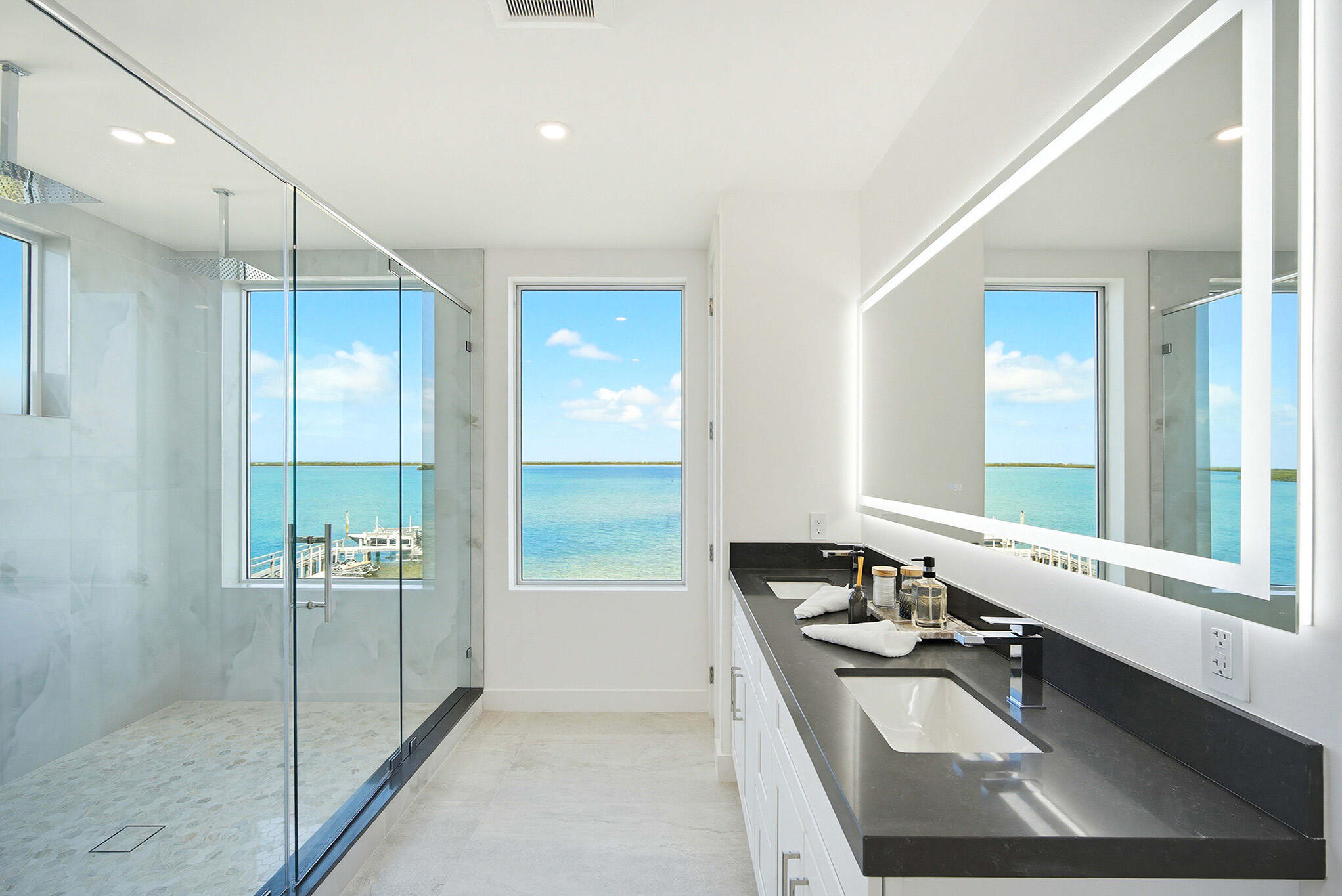 1041 E Buttonwood Drive