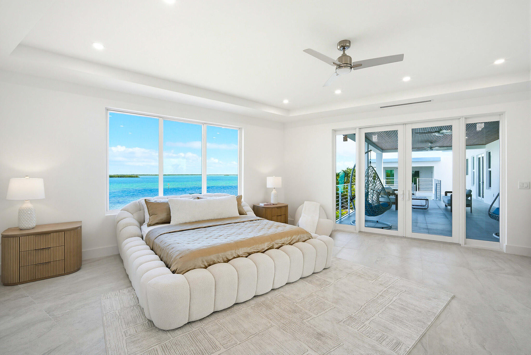 1041 E Buttonwood Drive