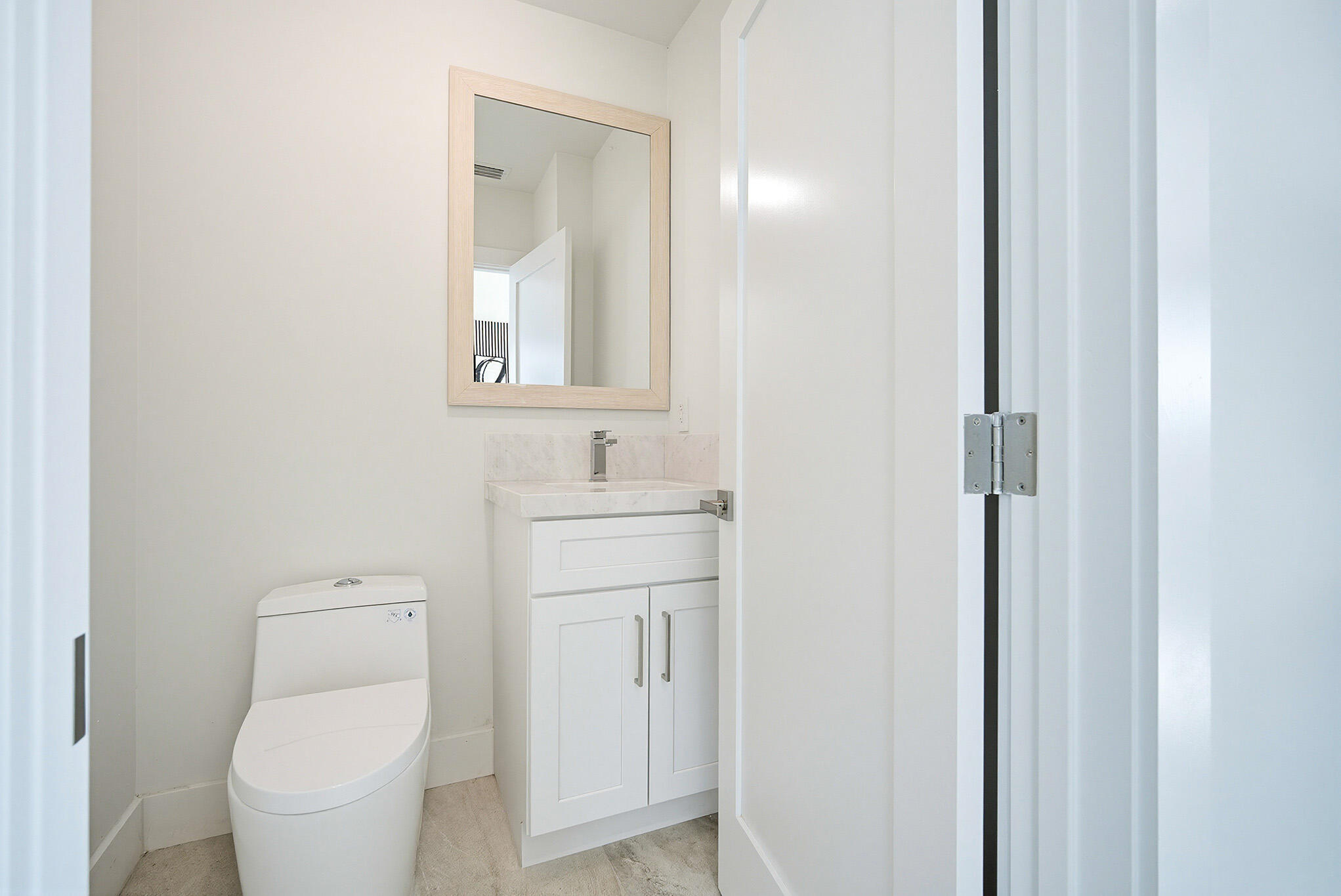 1041 E Buttonwood Drive