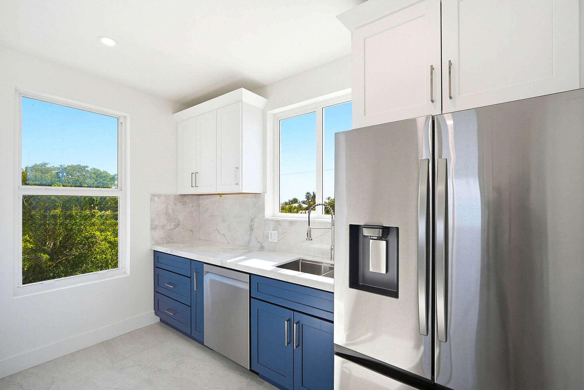 1041 E Buttonwood Drive