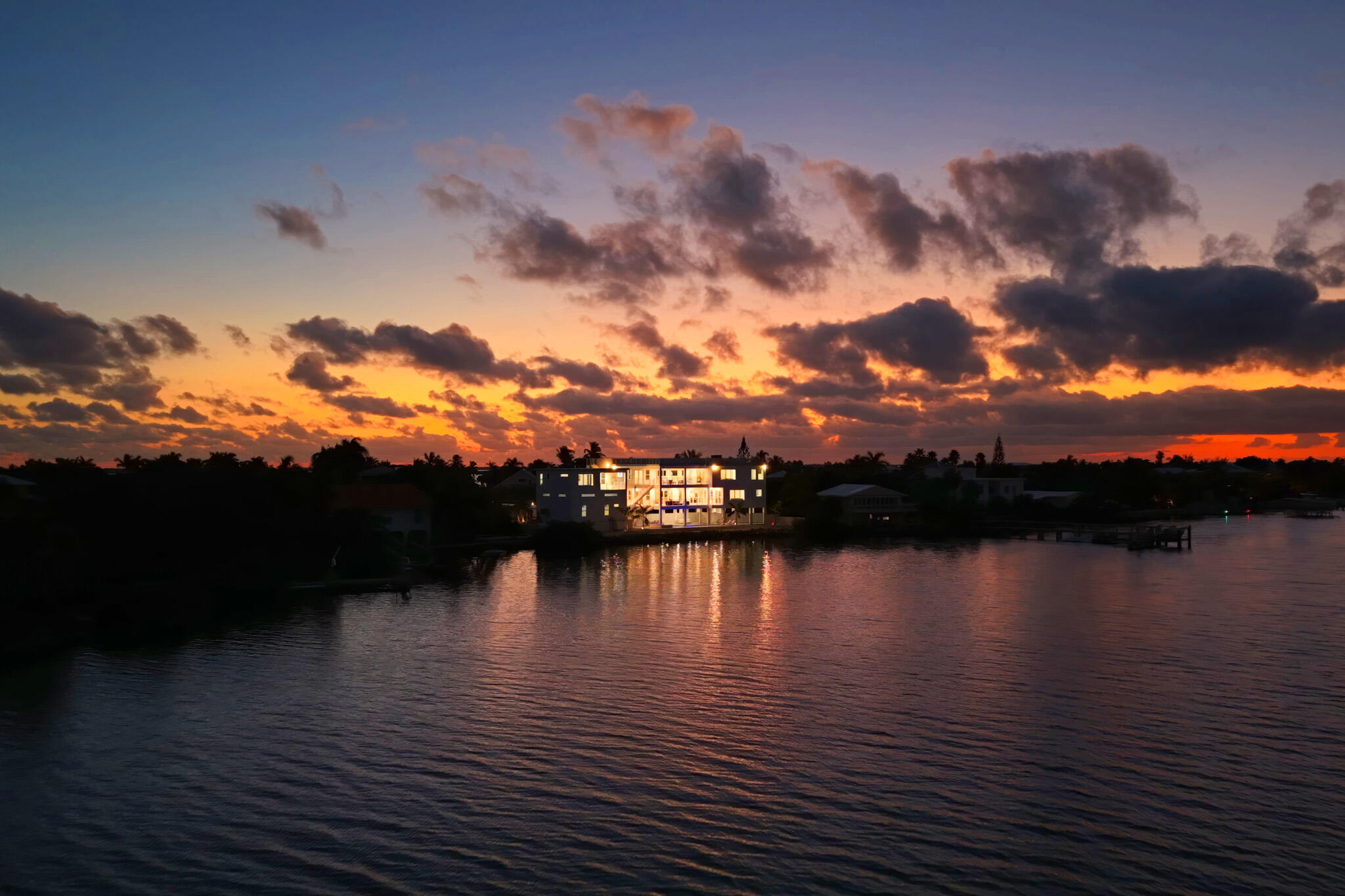 1041 E Buttonwood Drive