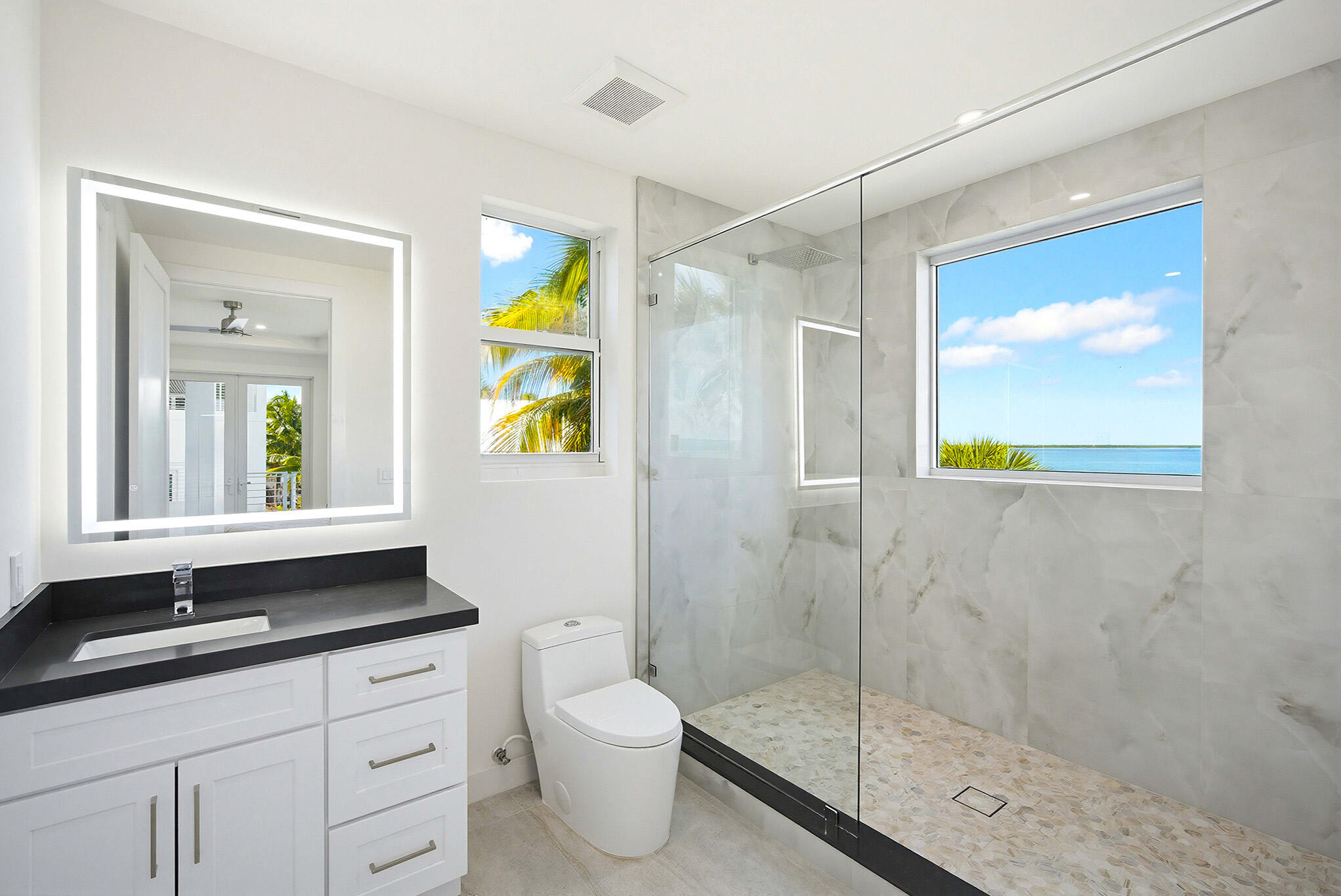 1041 E Buttonwood Drive