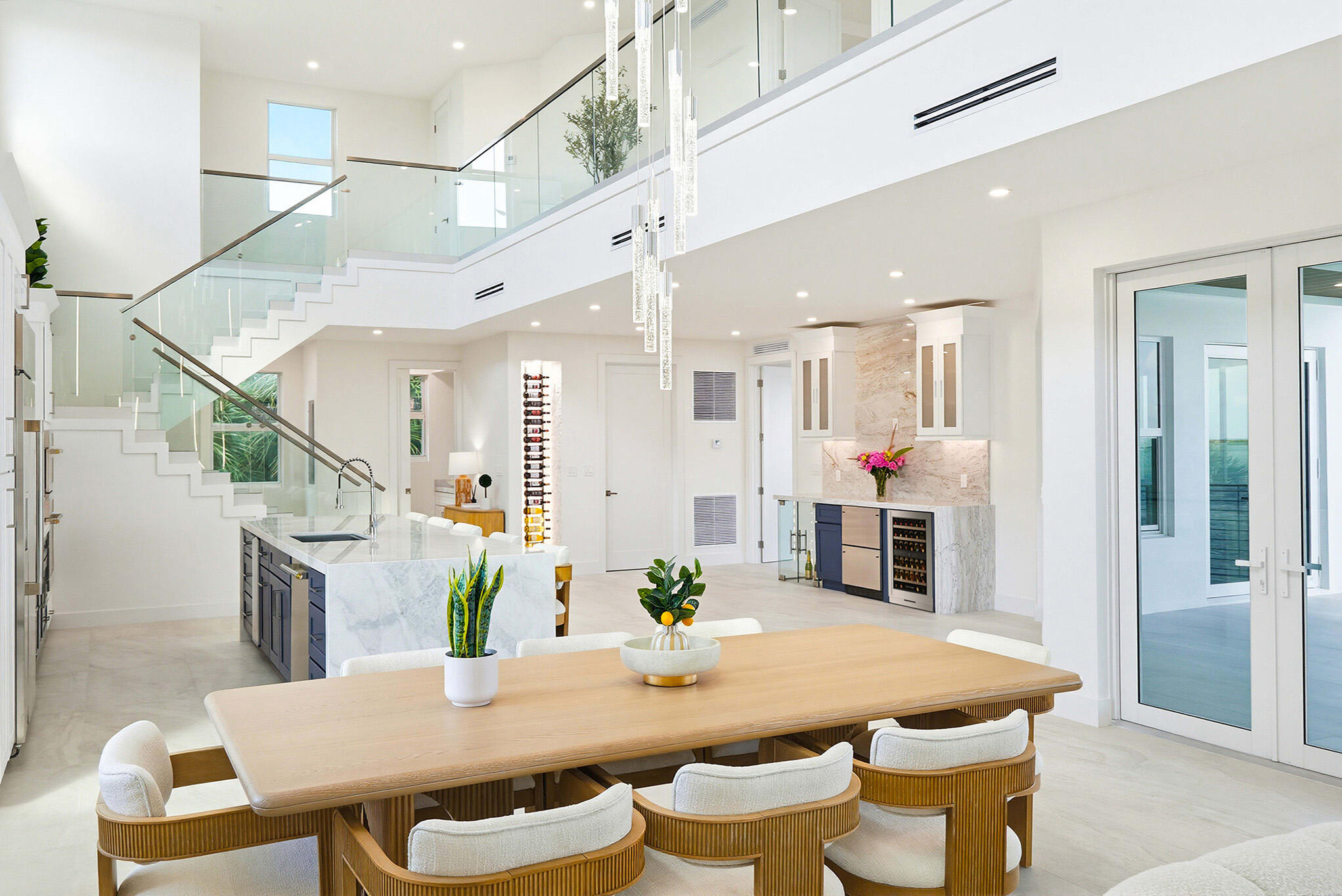 1041 E Buttonwood Drive