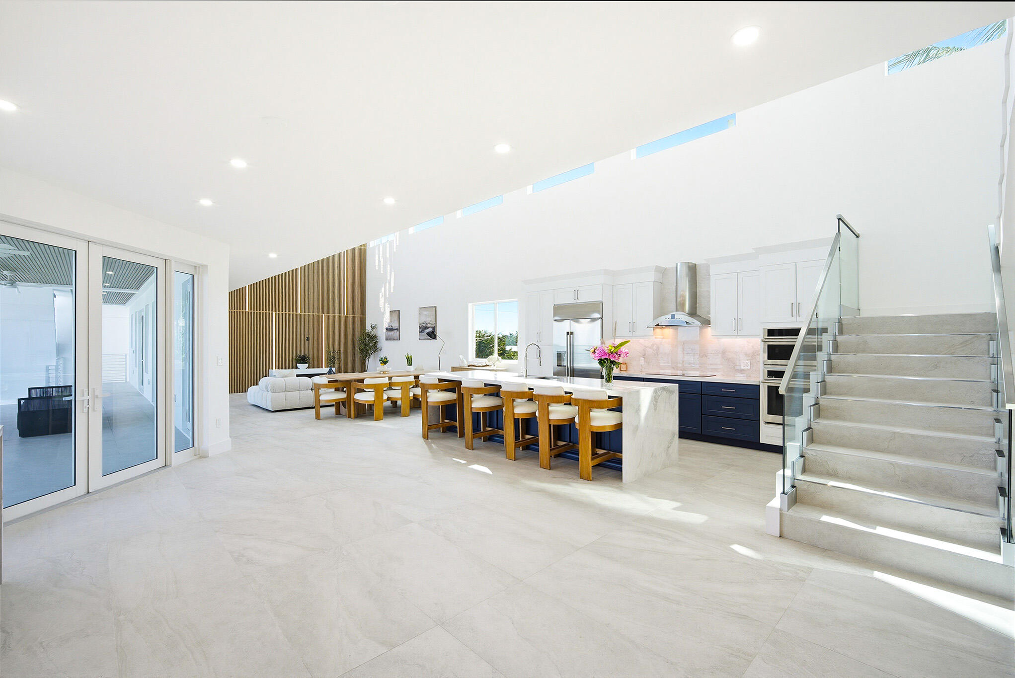 1041 E Buttonwood Drive