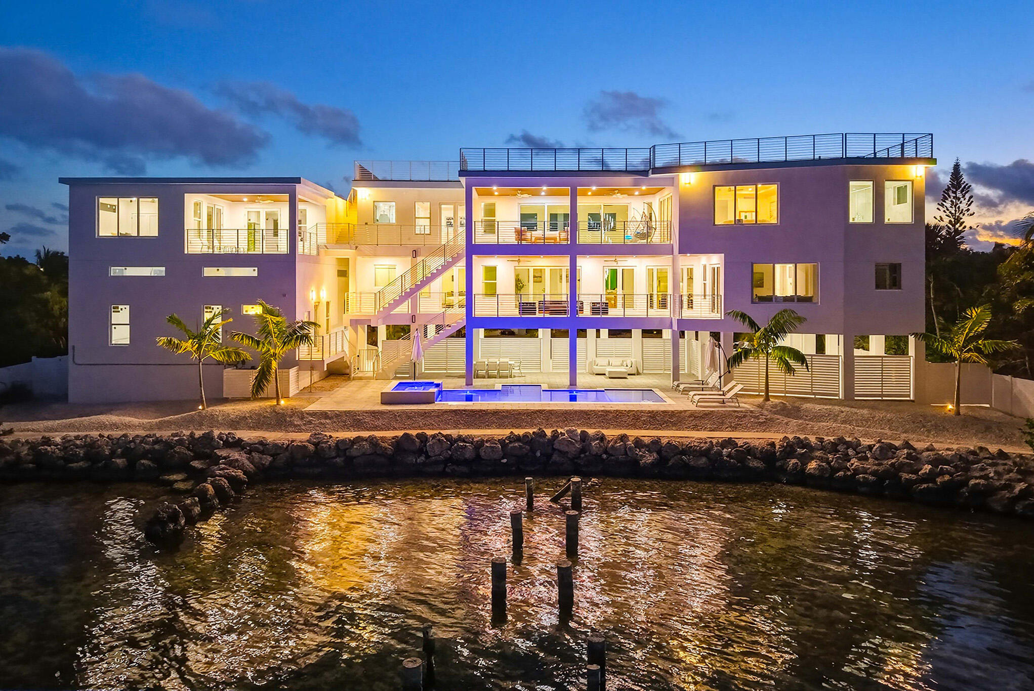 1041 E Buttonwood Drive