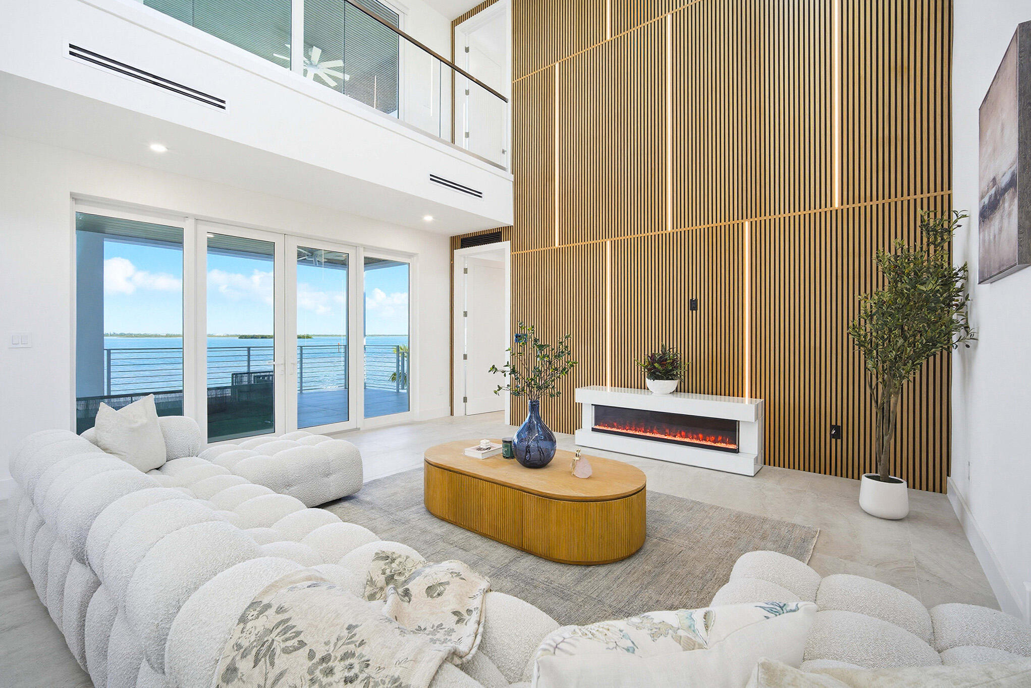 1041 E Buttonwood Drive