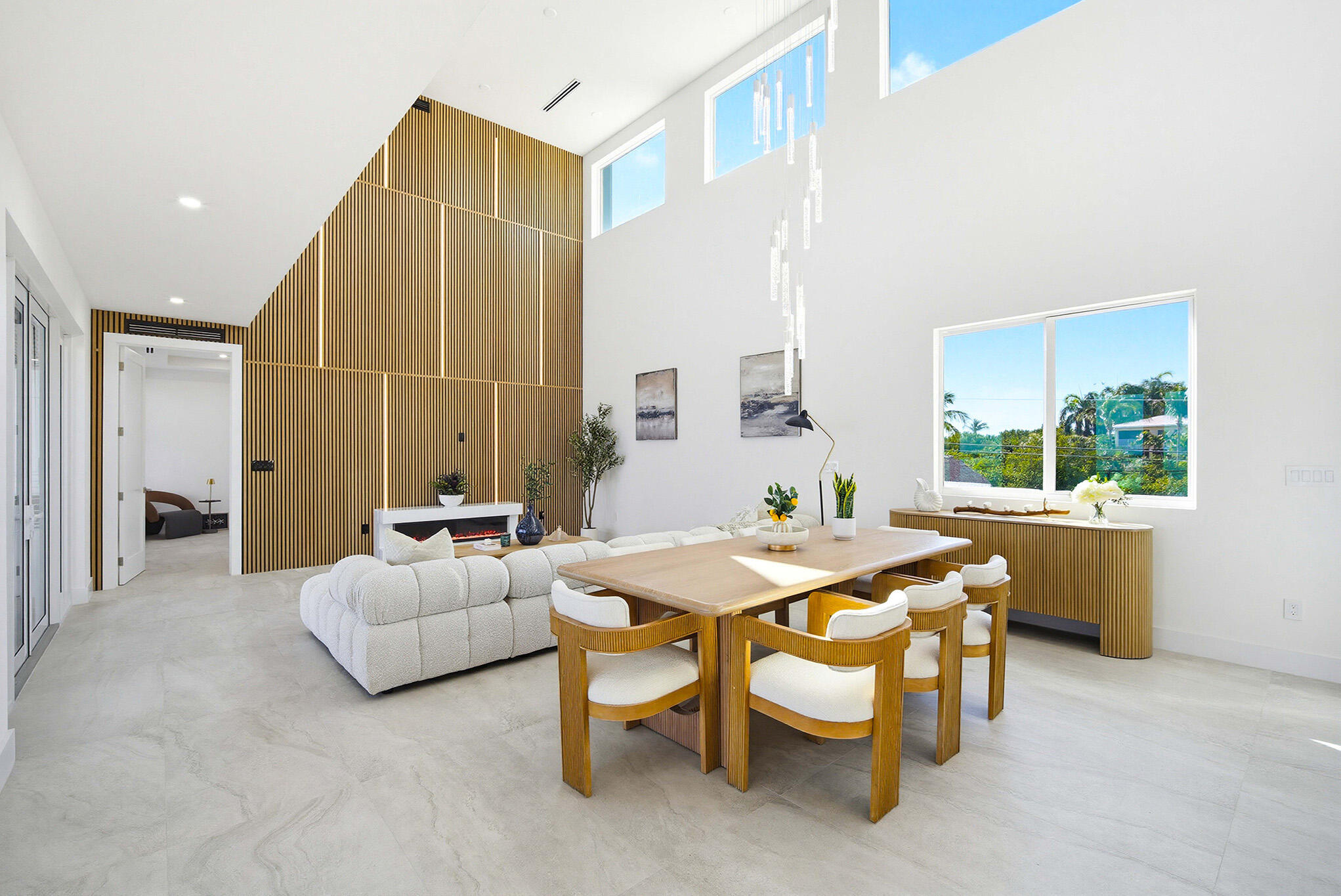 1041 E Buttonwood Drive