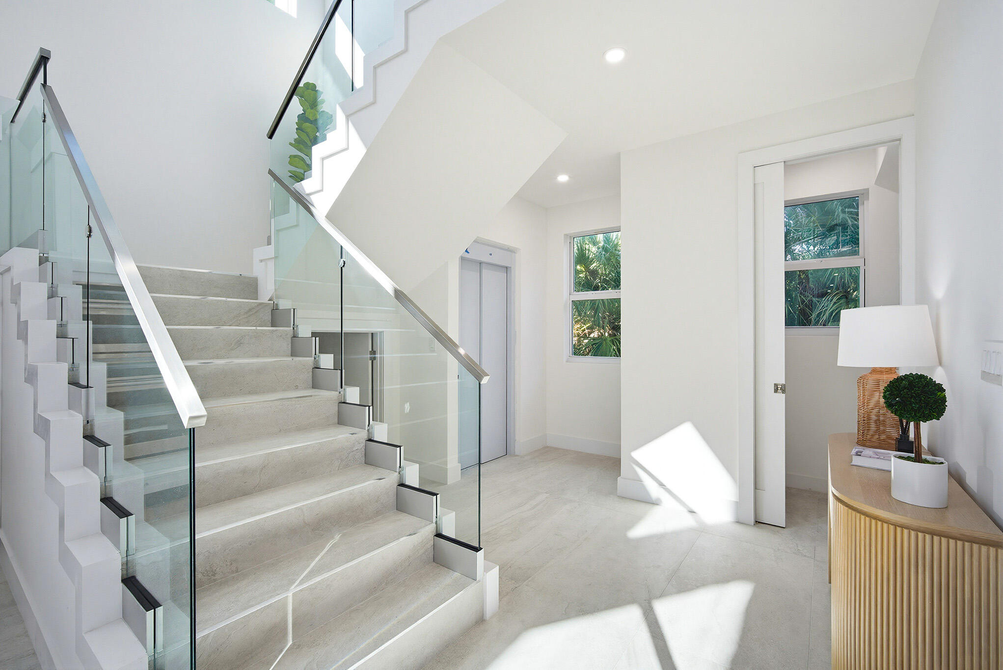 1041 E Buttonwood Drive