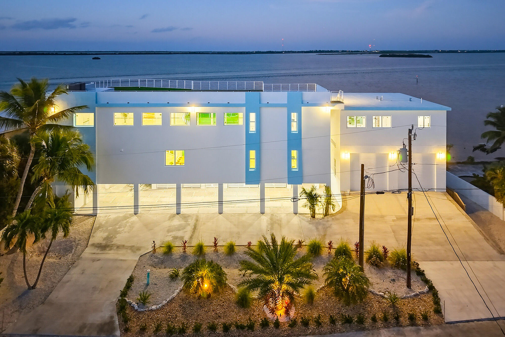 1041 E Buttonwood Drive