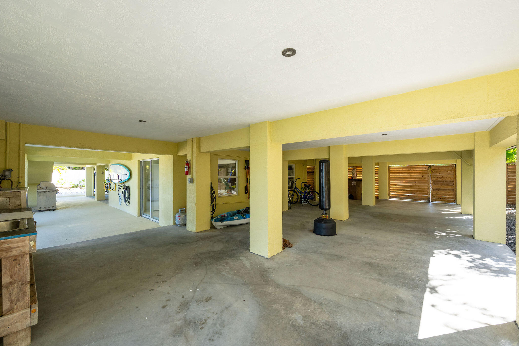 16805 Tamarind Road