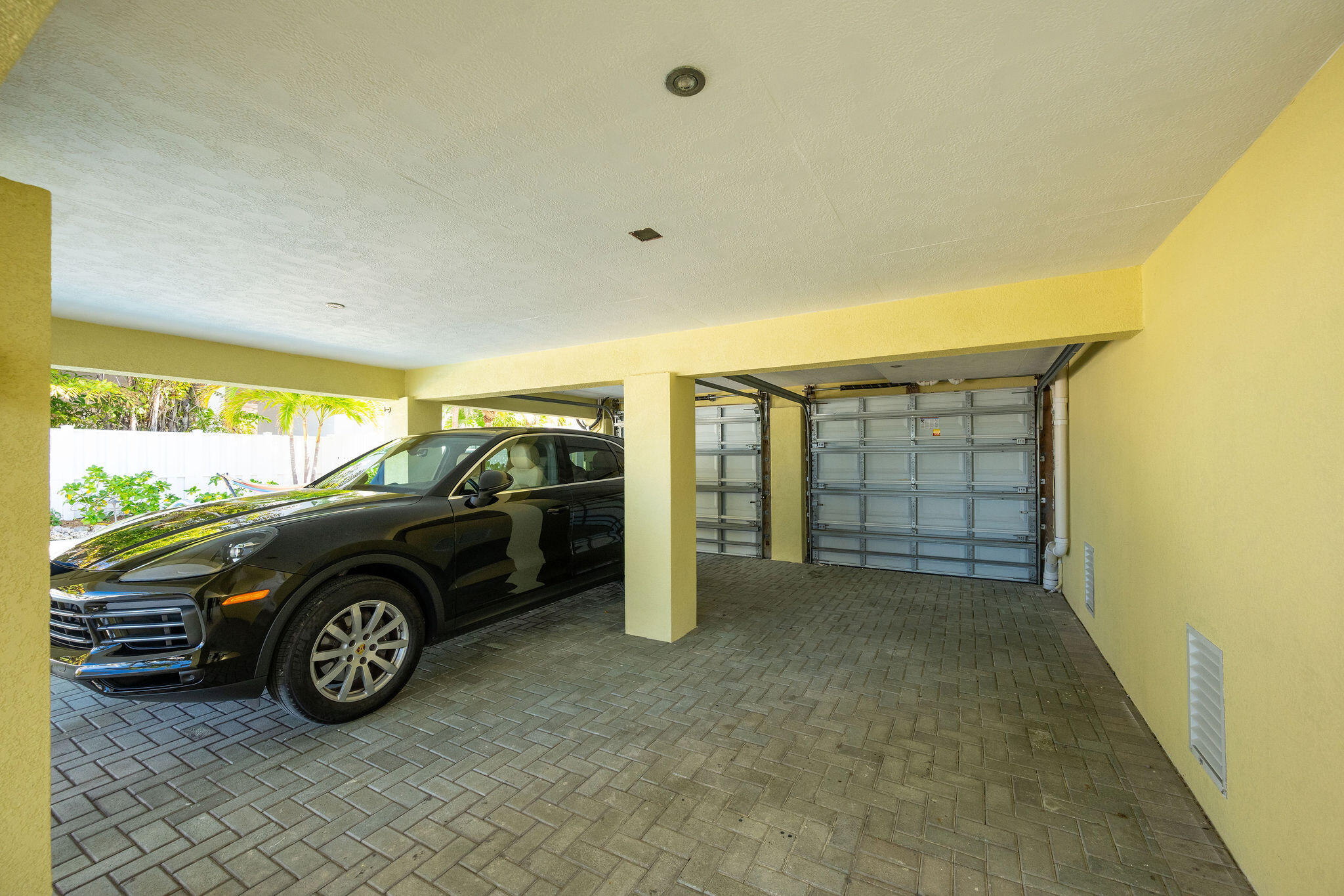 16805 Tamarind Road