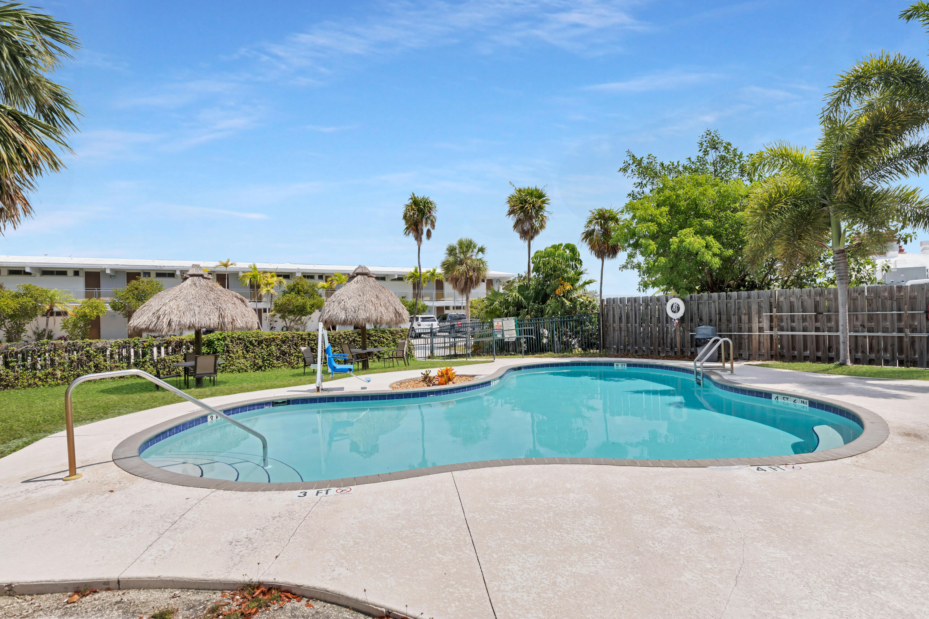 17075 Overseas Highway