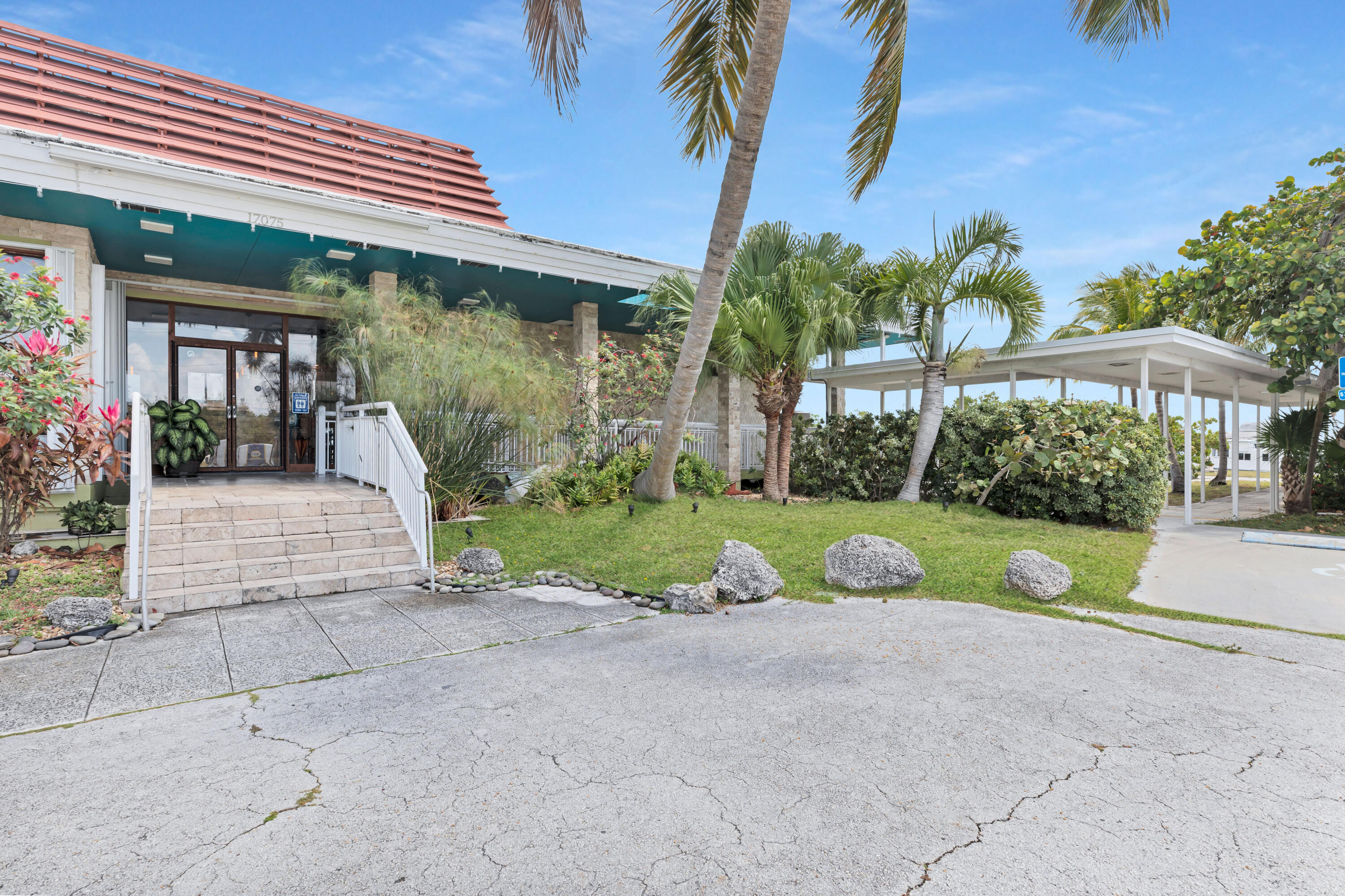 17075 Overseas Highway