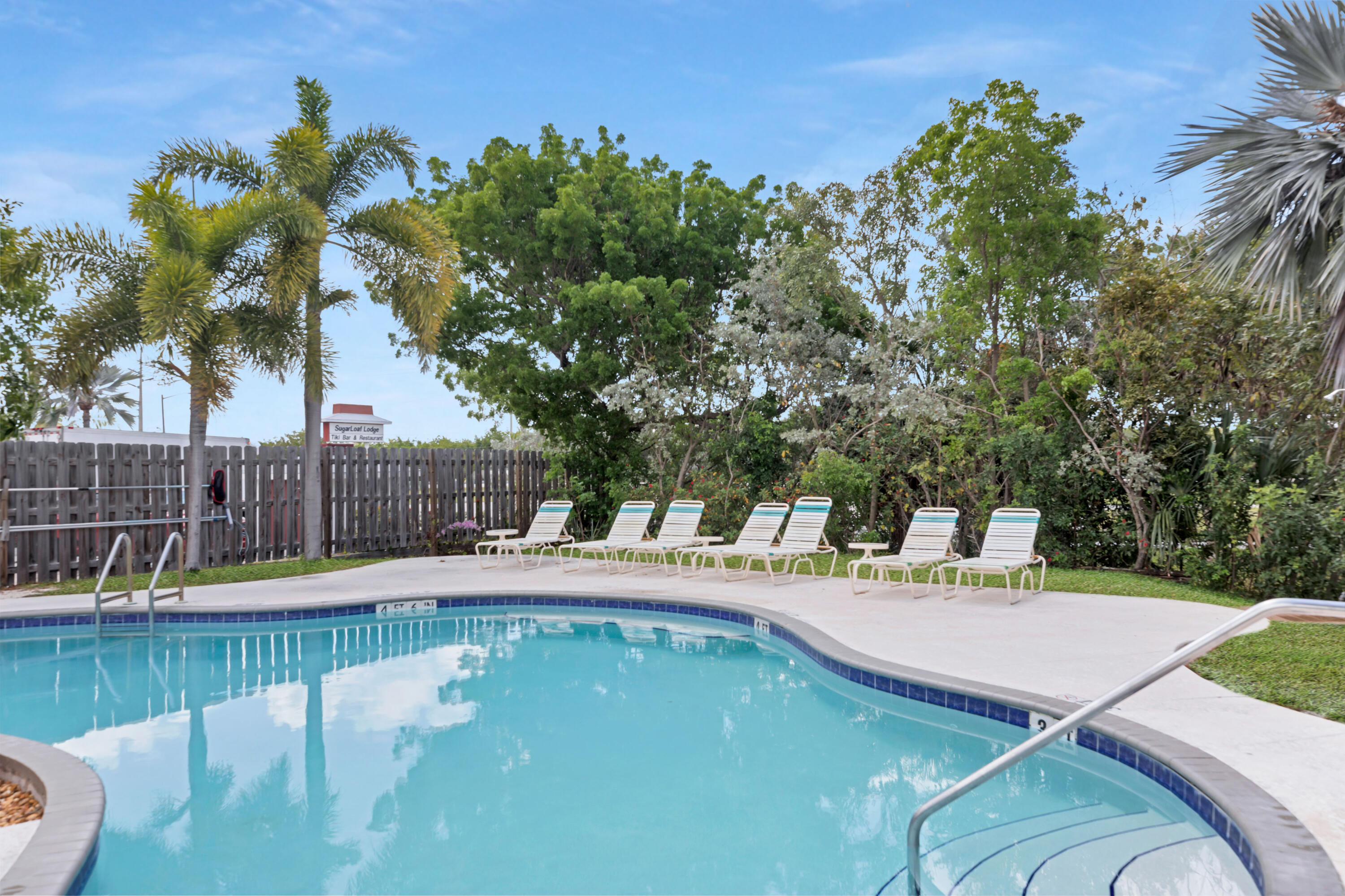 17075 Overseas Highway