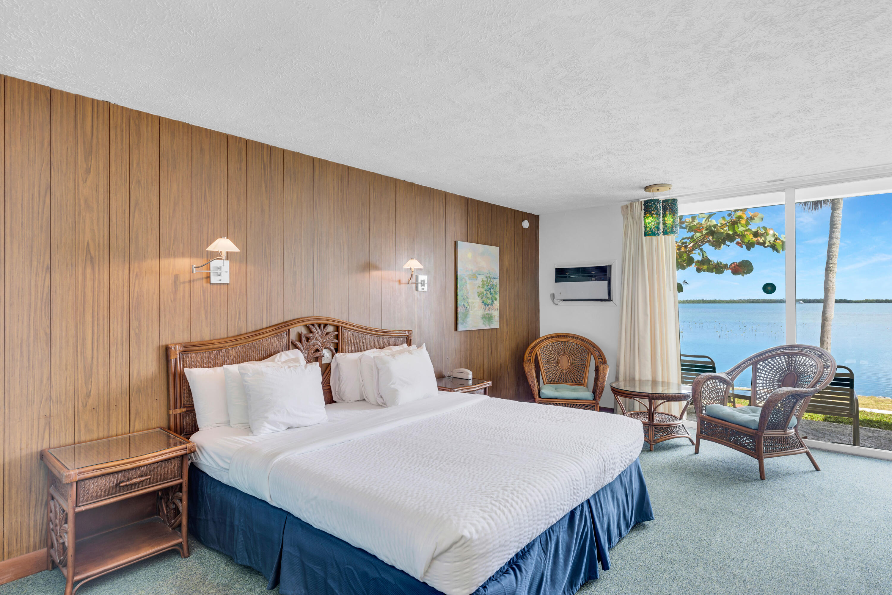 17075 Overseas Highway