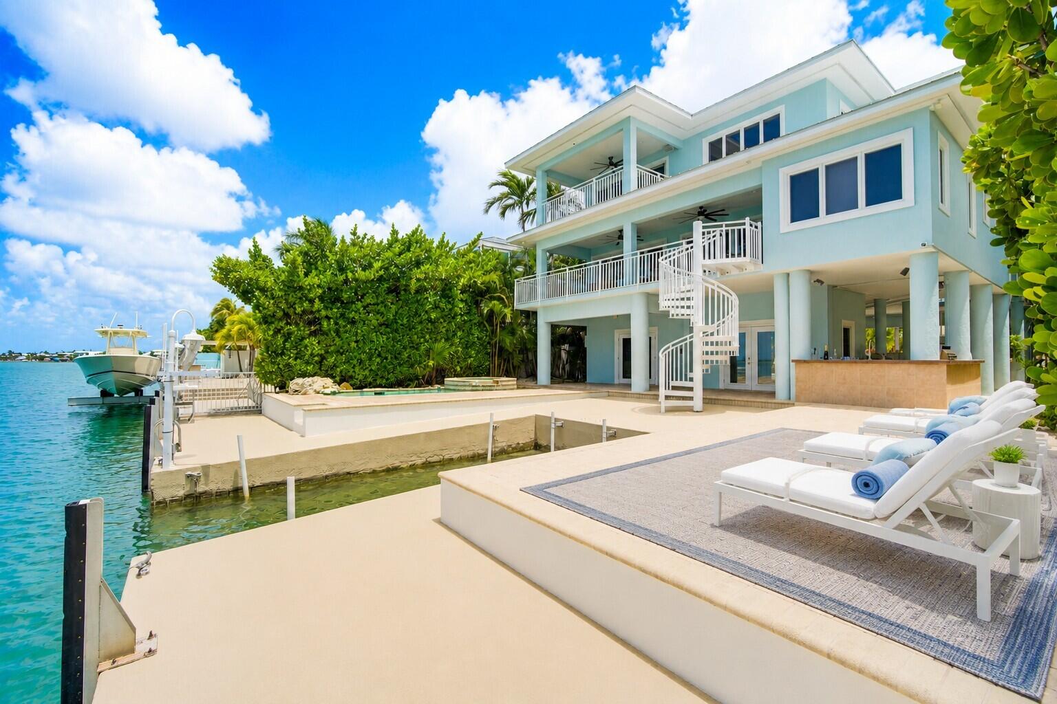 414 E Caribbean Drive