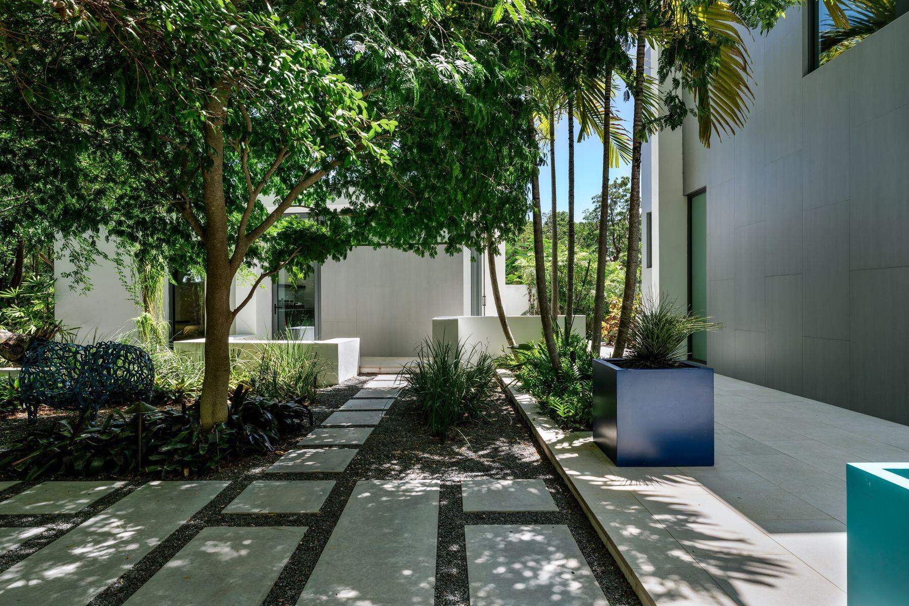 19 Avacado Street