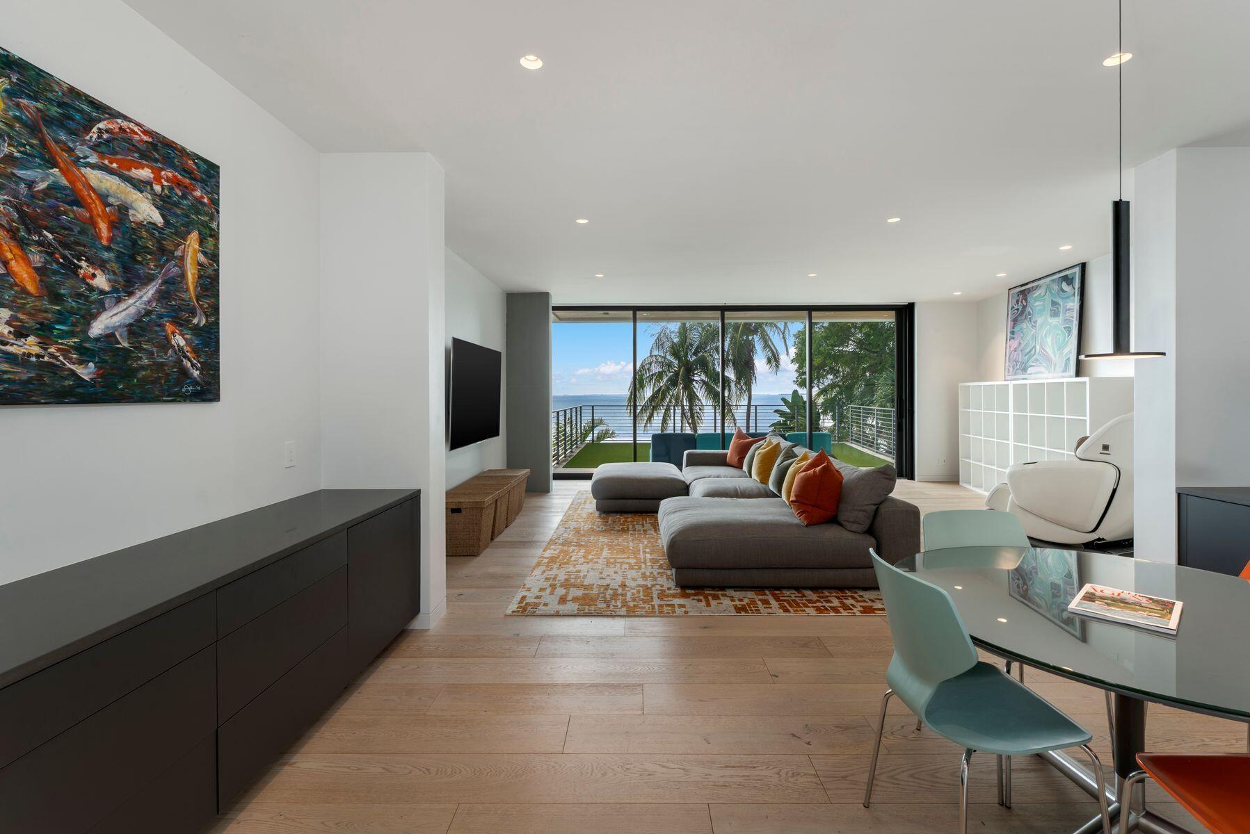 19 Avacado Street