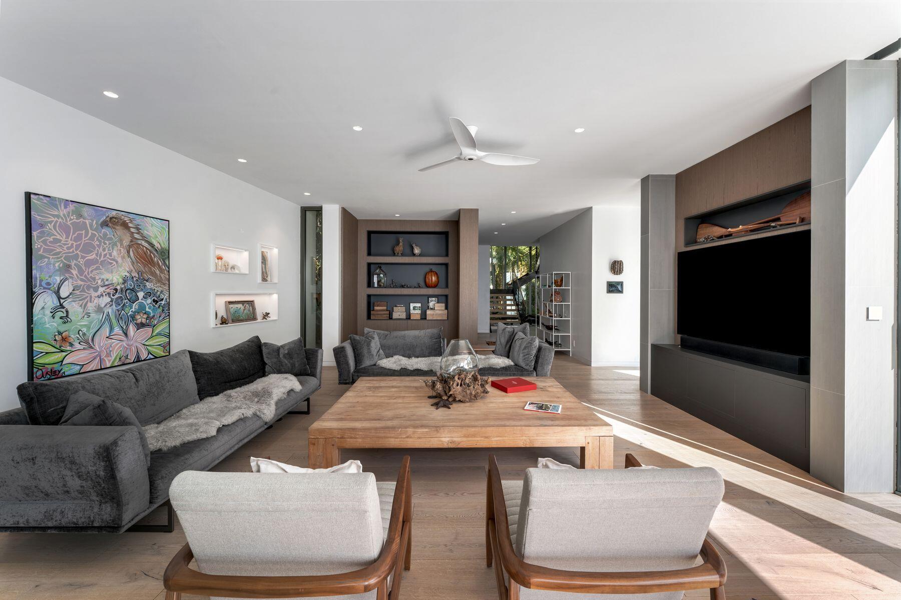19 Avacado Street