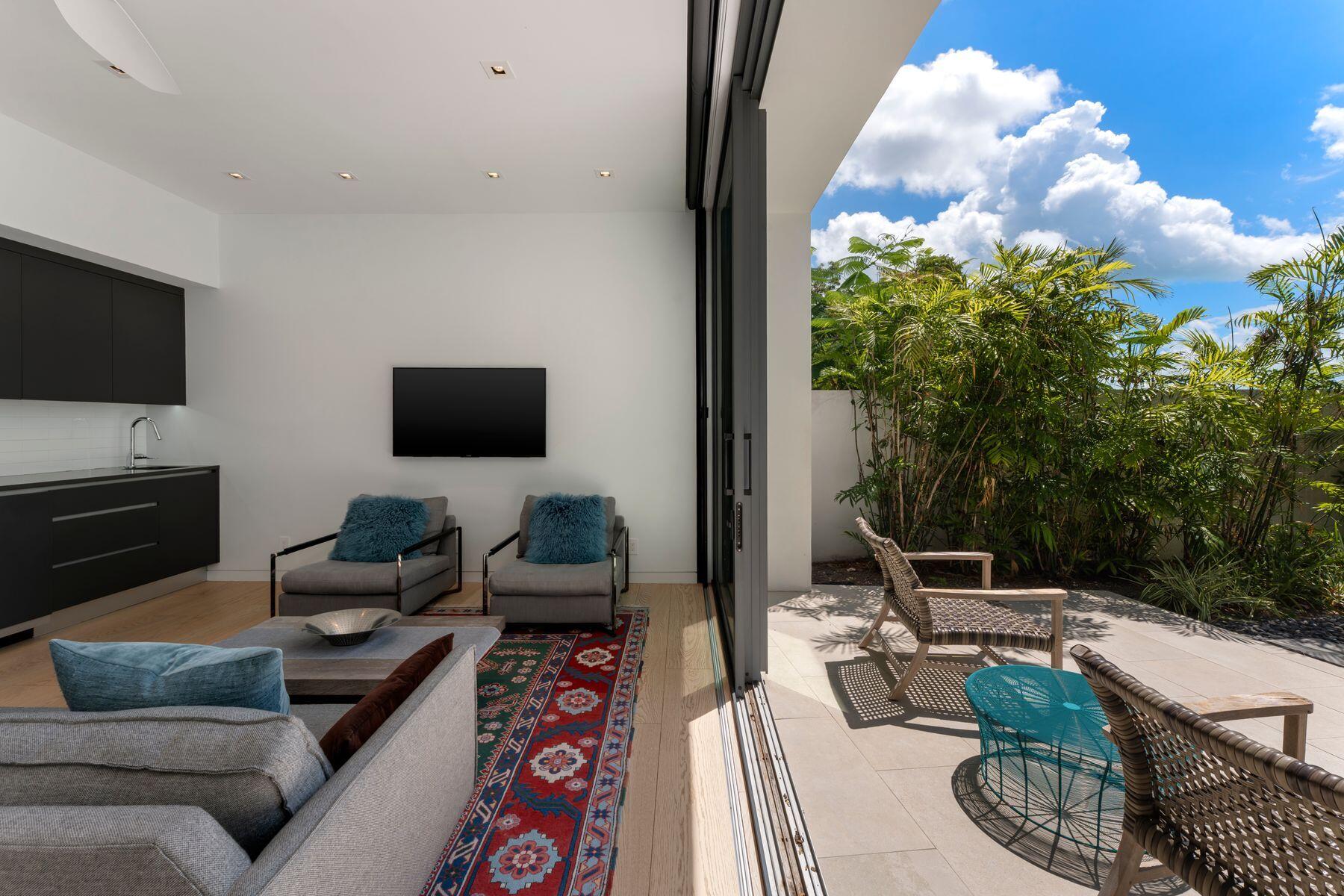 19 Avacado Street