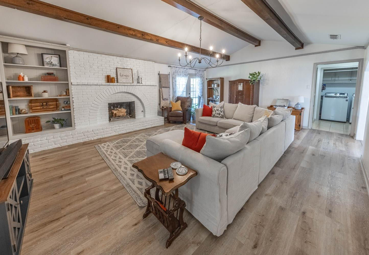 6 Cottonwood Lane