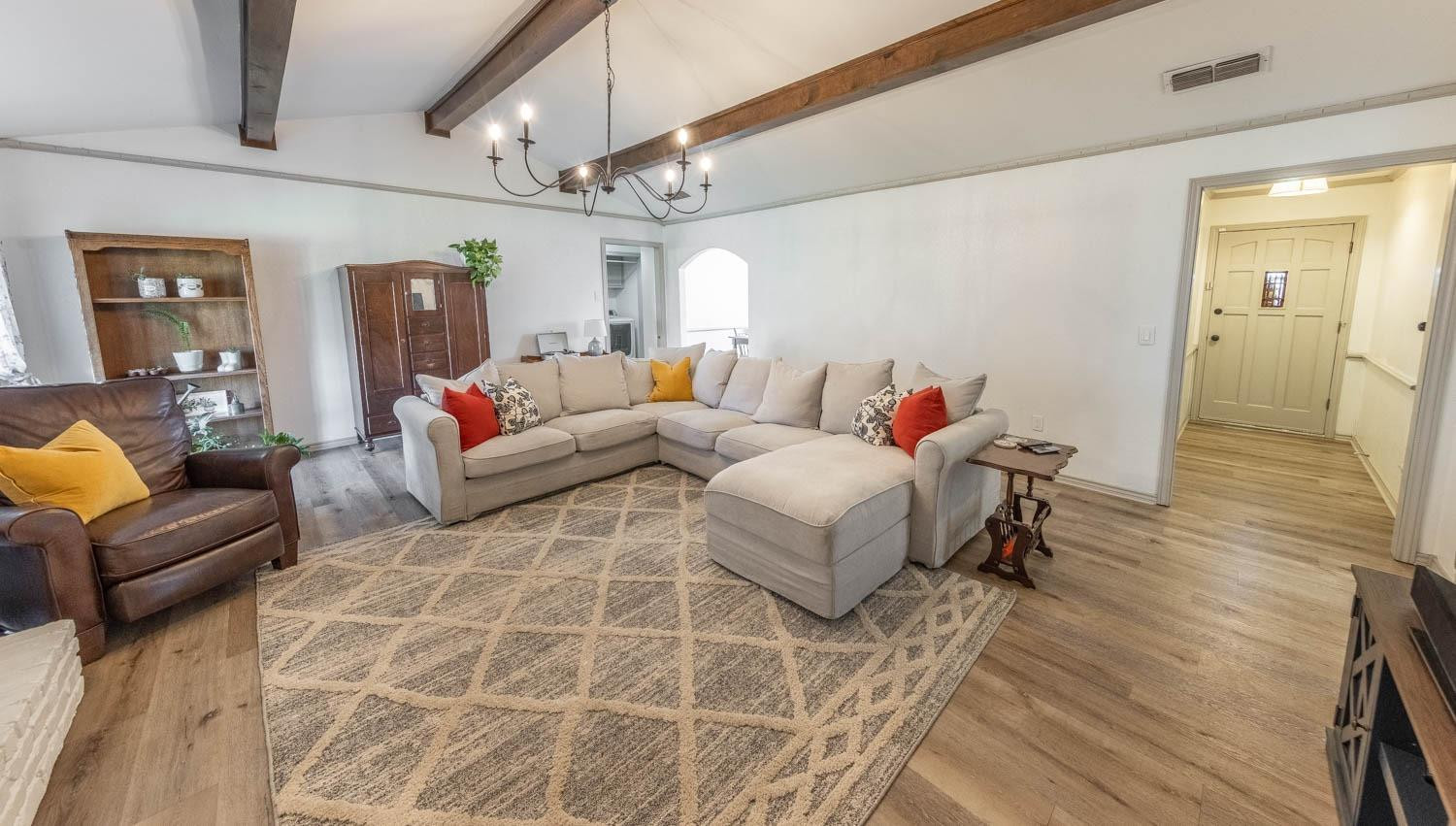 6 Cottonwood Lane