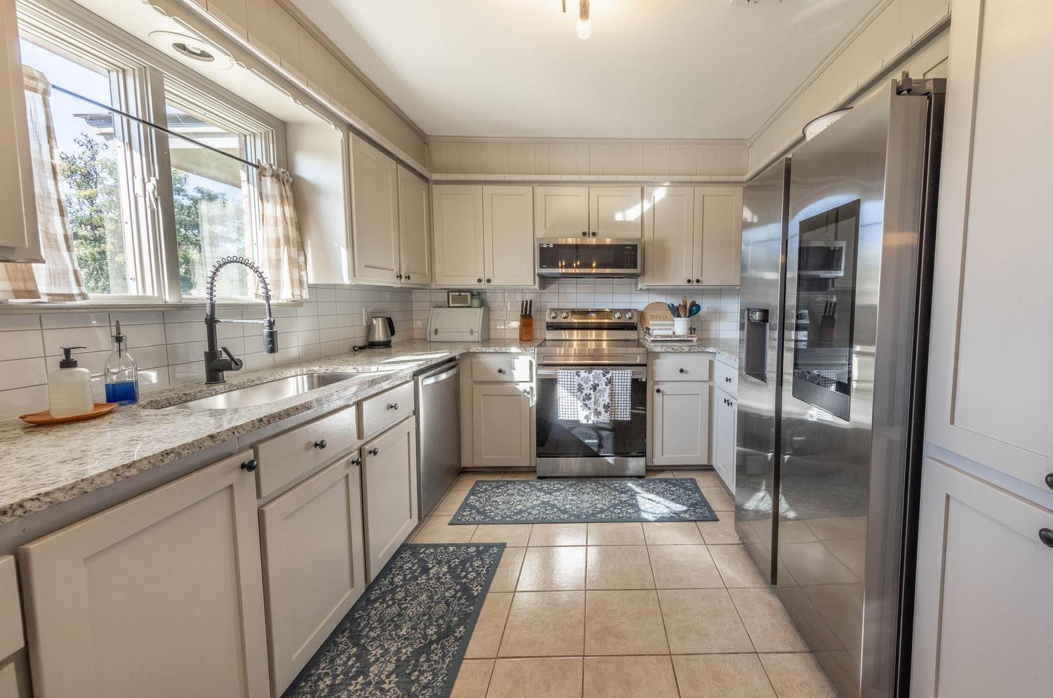 6 Cottonwood Lane