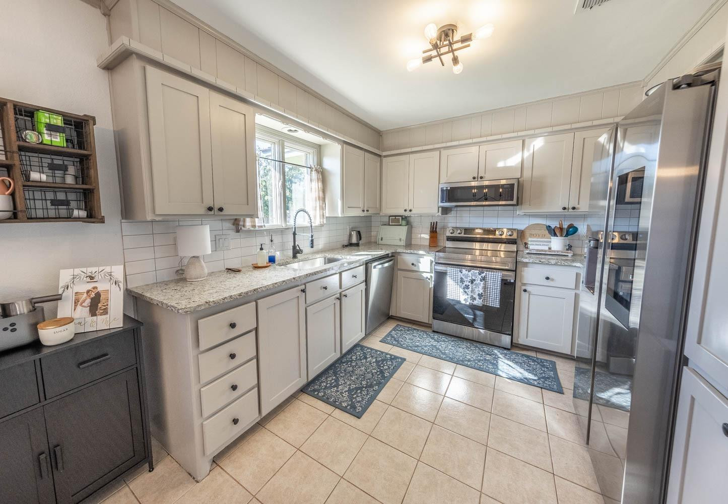6 Cottonwood Lane