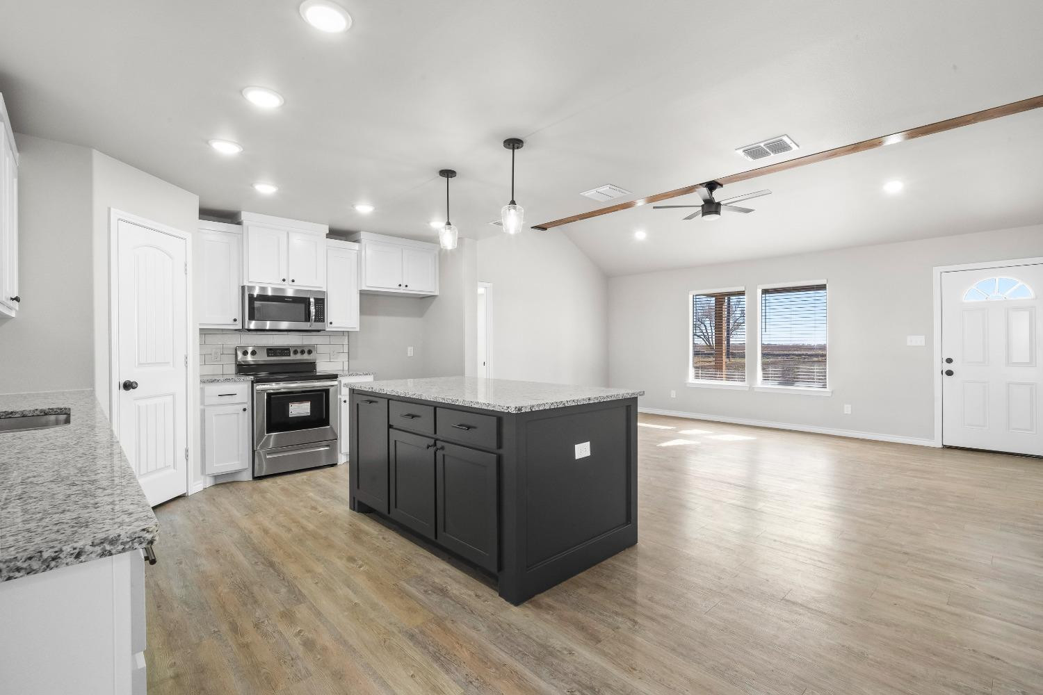 7321 E County Road 6000