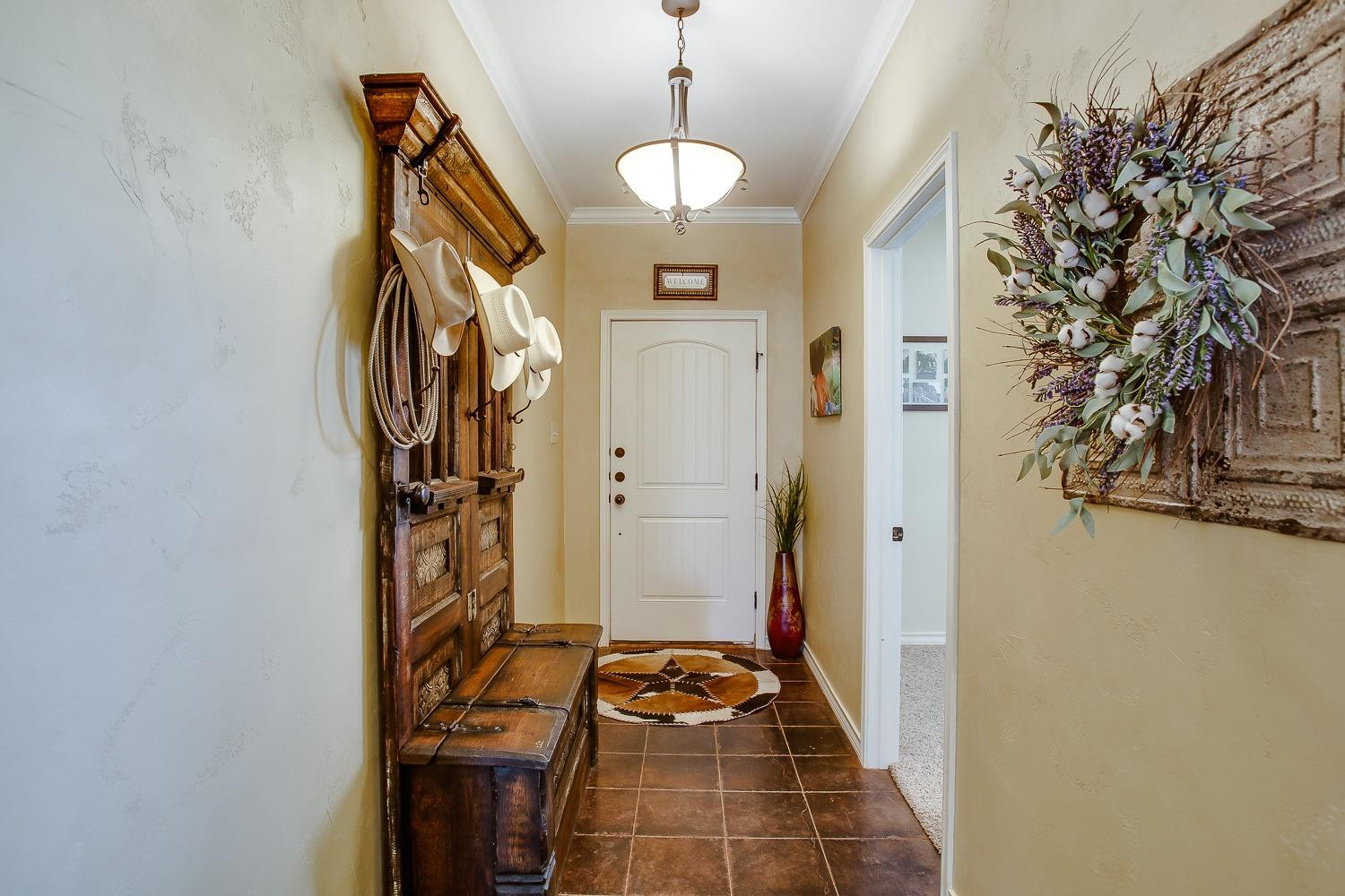 8711 E County Road 6000