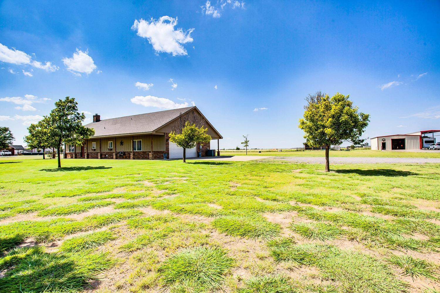 8711 E County Road 6000