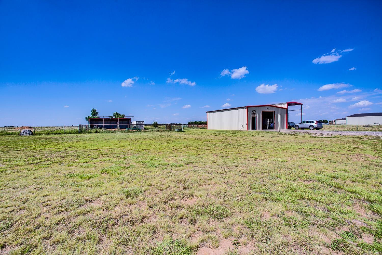 8711 E County Road 6000